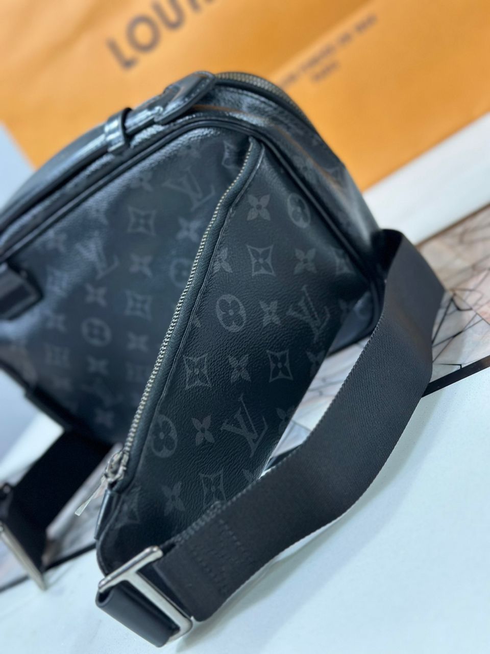 Louis Vuitton AUTHENTIC LOUIS VUITTON BUMBAG EXPLORER Size ONE SIZE - 8 Thumbnail
