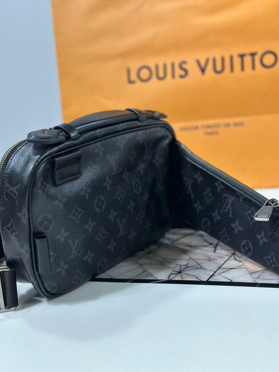 Louis Vuitton AUTHENTIC LOUIS VUITTON BUMBAG EXPLORER Size ONE SIZE - 7 Thumbnail
