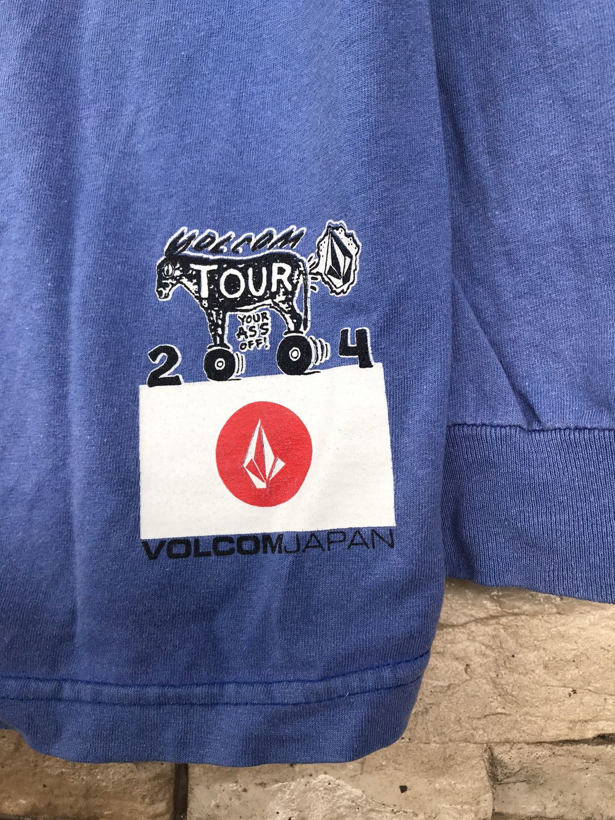 Volcom Vintage Volcom Tour Japan 2004 Tee skategang surfboarding Size US L / EU 52-54 / 3 - 5 Thumbnail