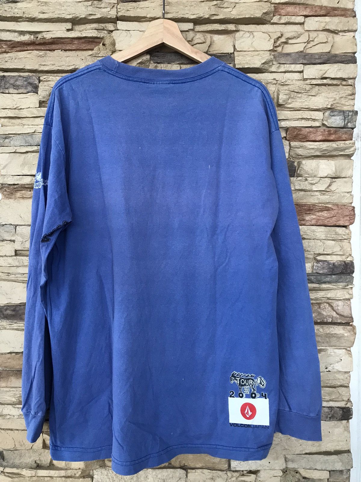 Volcom Vintage Volcom Tour Japan 2004 Tee skategang surfboarding Size US L / EU 52-54 / 3 - 4 Thumbnail