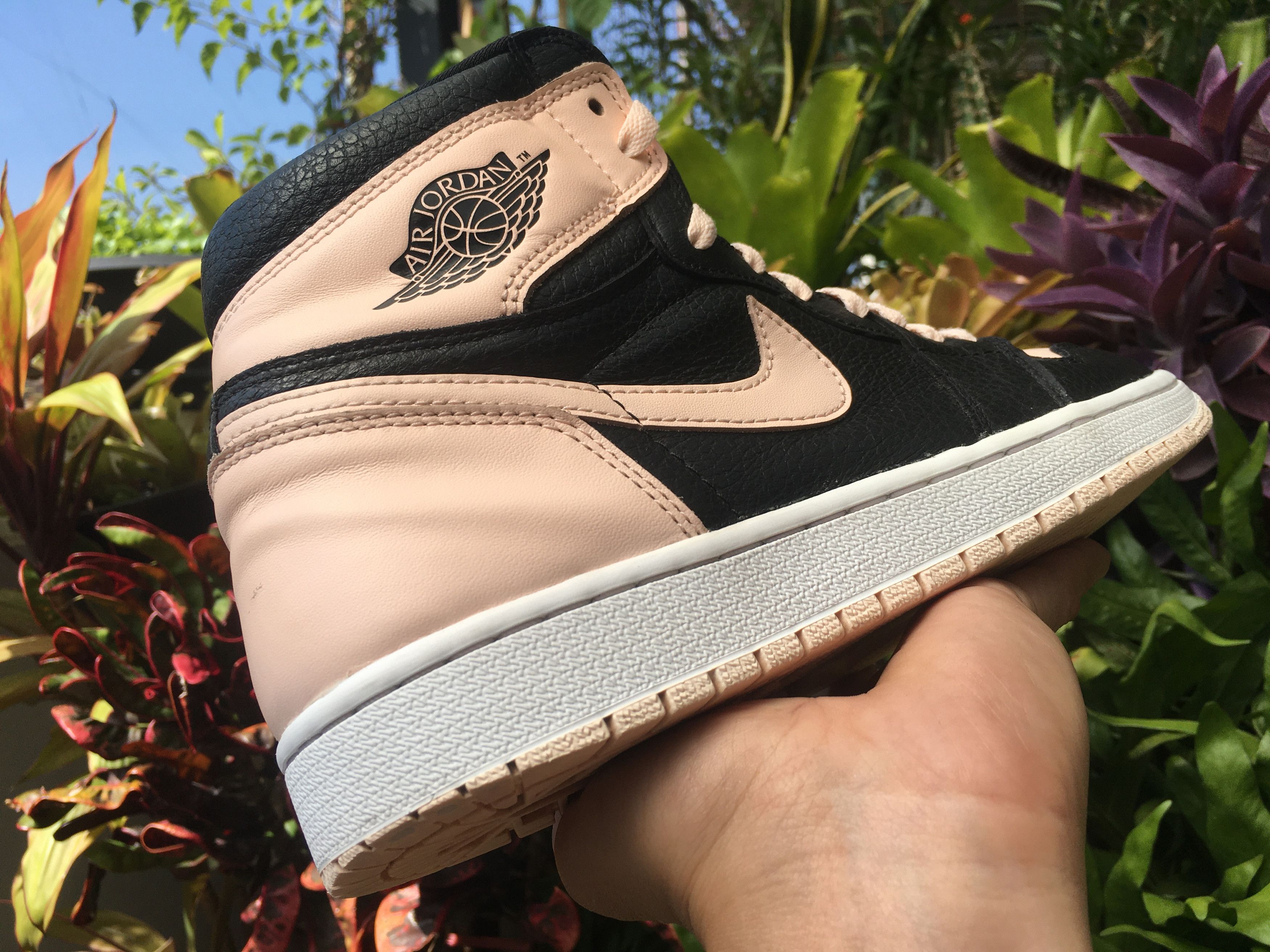 Jordan Brand × Nike 🔥 Nike Air Jordan 1 Retro High OG Crimson Tint Size US 10 / EU 43 - 24 Thumbnail