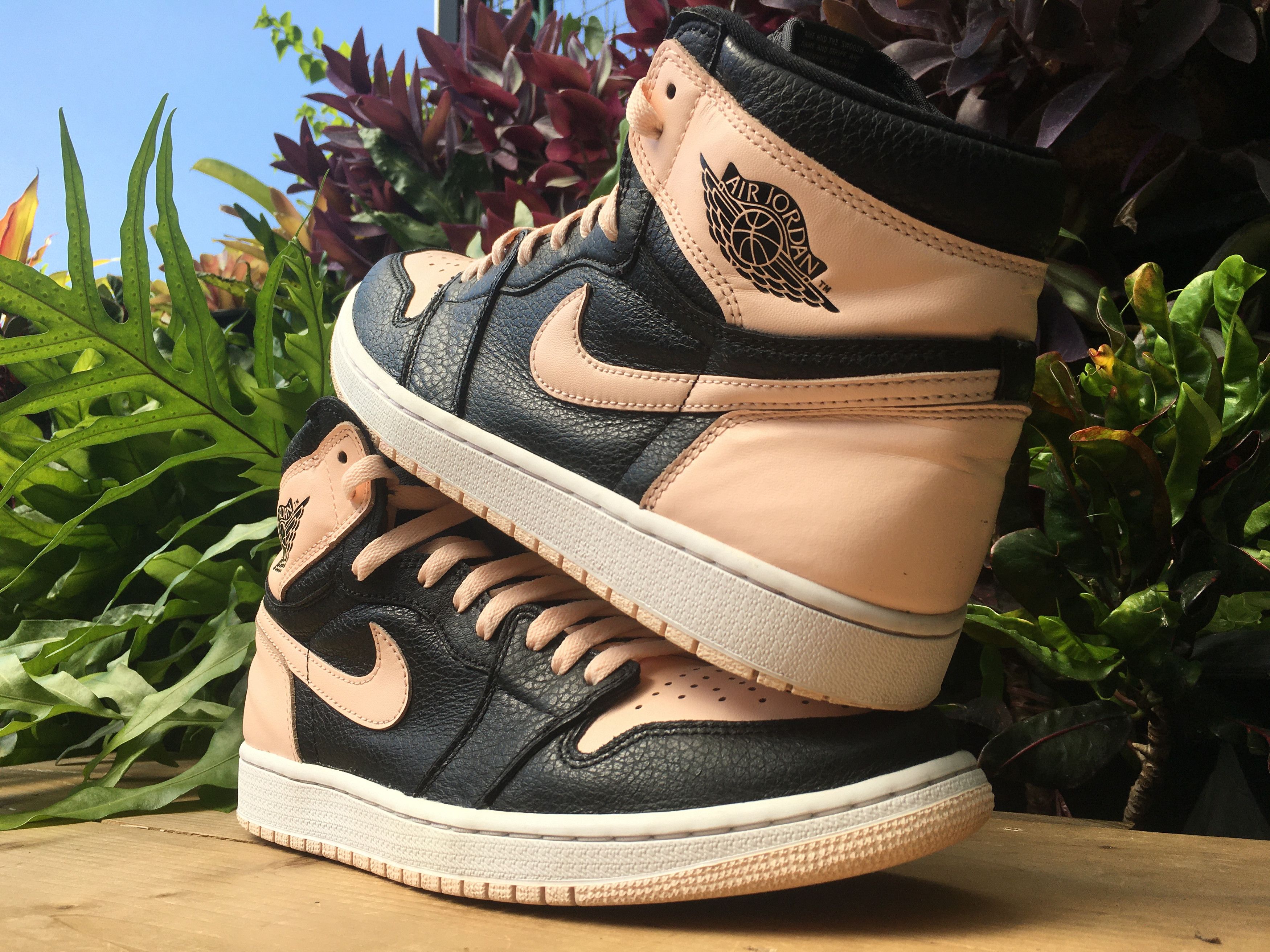 Jordan Brand × Nike 🔥 Nike Air Jordan 1 Retro High OG Crimson Tint Size US 10 / EU 43 - 2 Thumbnail
