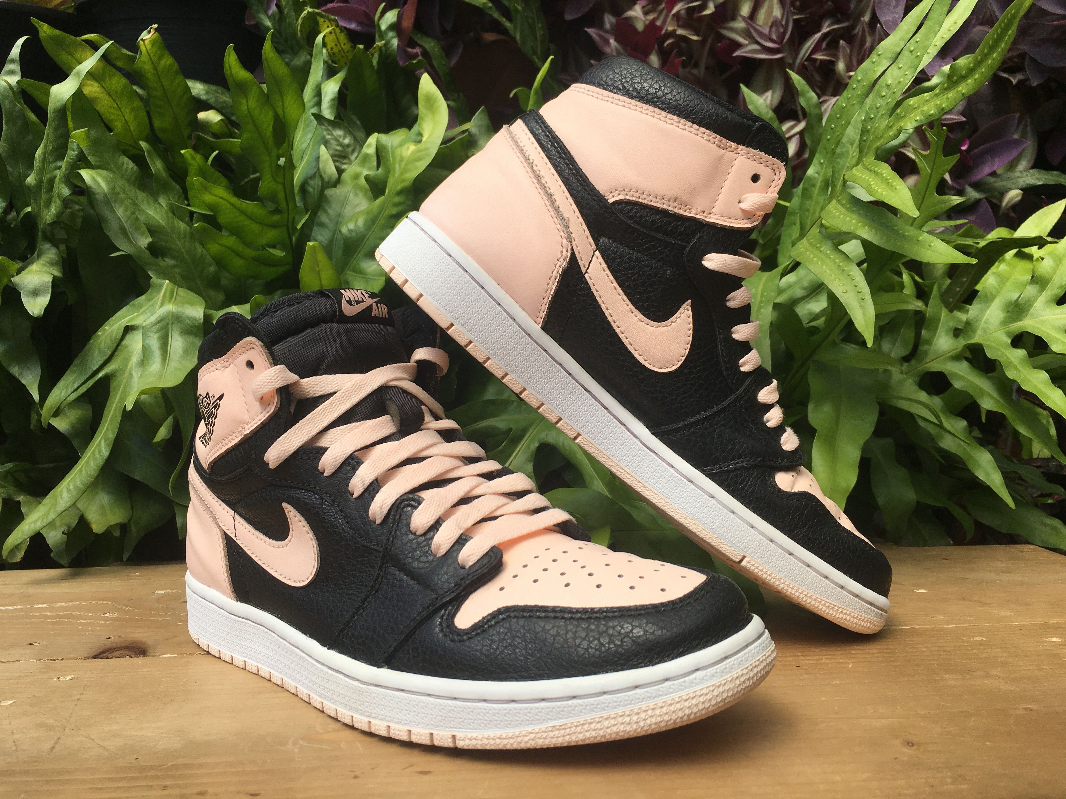 Jordan Brand × Nike 🔥 Nike Air Jordan 1 Retro High OG Crimson Tint Size US 10 / EU 43 - 4 Thumbnail