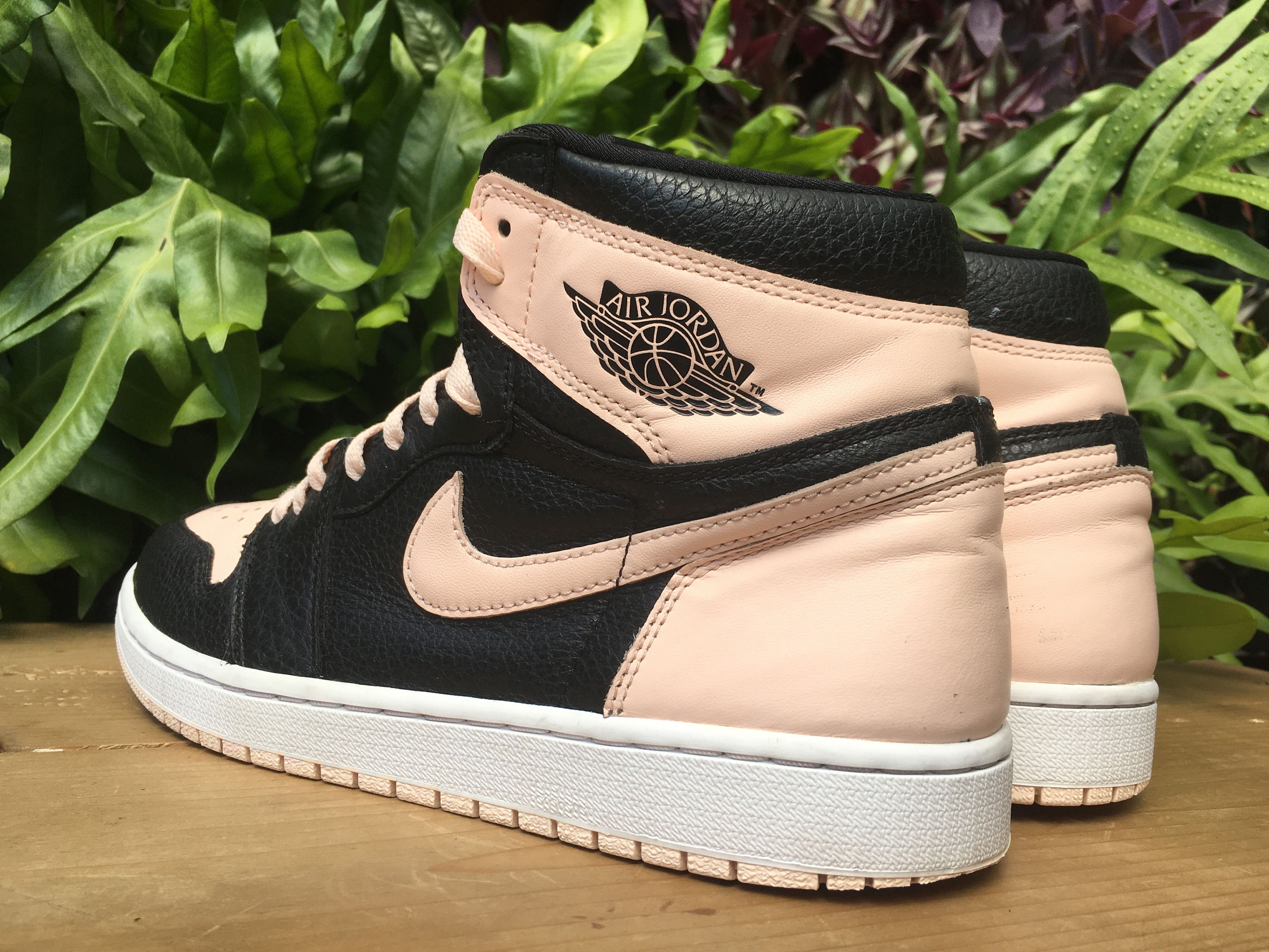 Jordan Brand × Nike 🔥 Nike Air Jordan 1 Retro High OG Crimson Tint Size US 10 / EU 43 - 14 Thumbnail