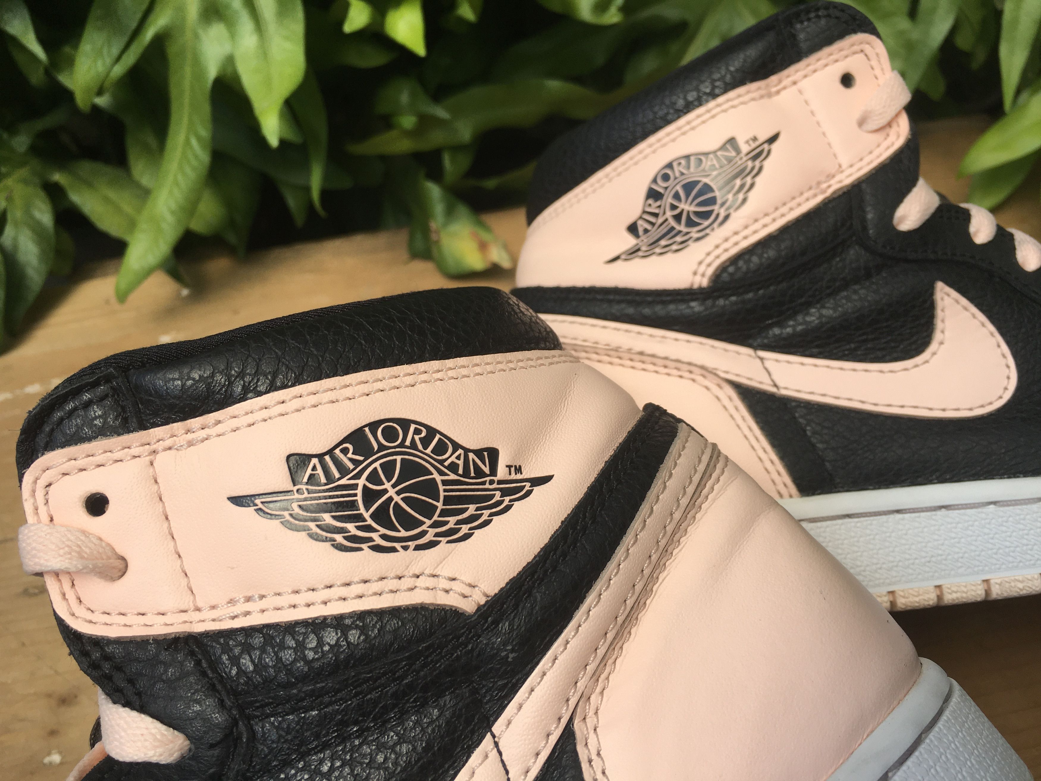Jordan Brand × Nike 🔥 Nike Air Jordan 1 Retro High OG Crimson Tint Size US 10 / EU 43 - 12 Thumbnail
