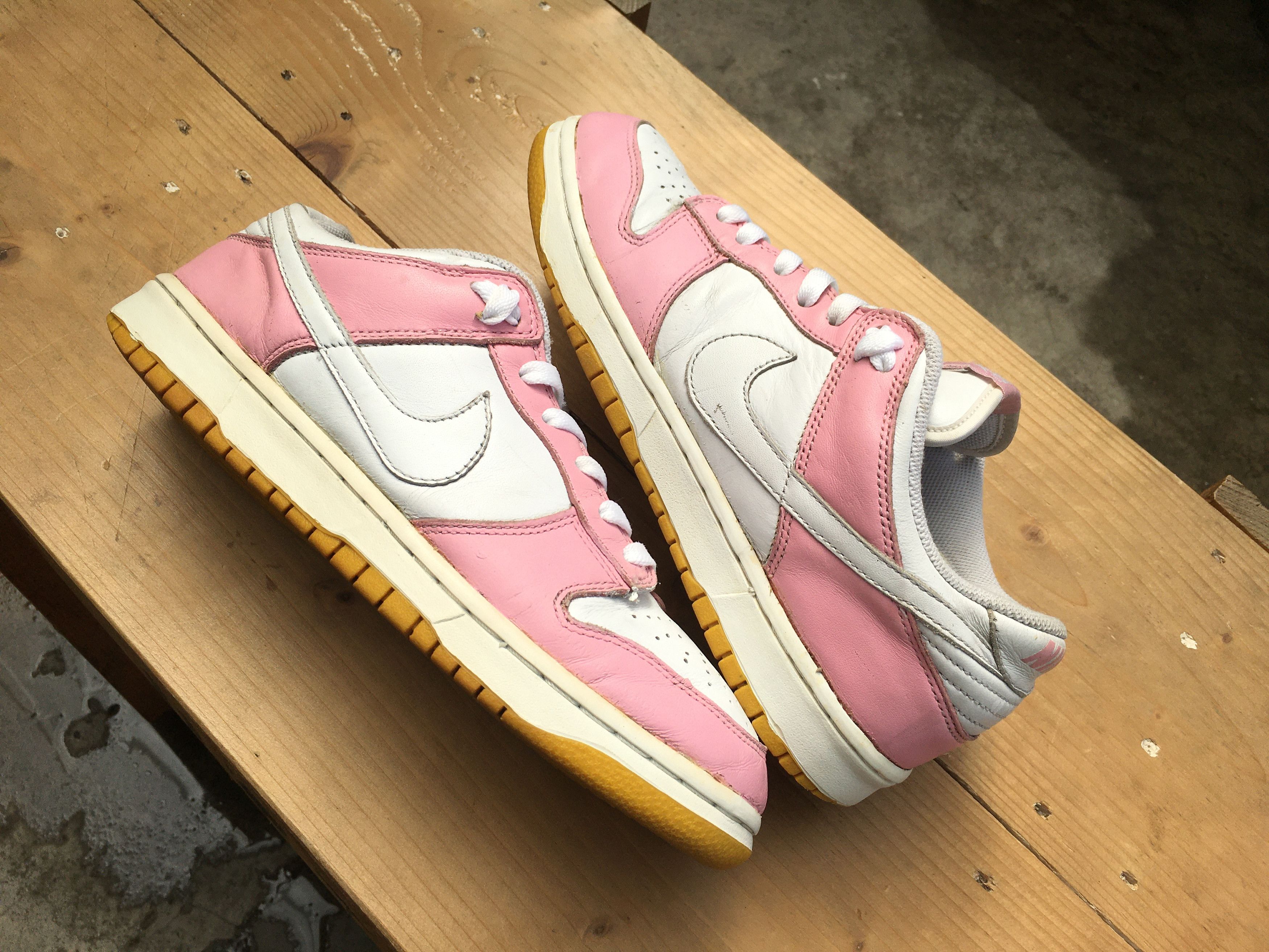Nike 🔥 Nike Dunk Low Real Pink 2005 Rare Size US 7 / EU 40 - 16 Thumbnail