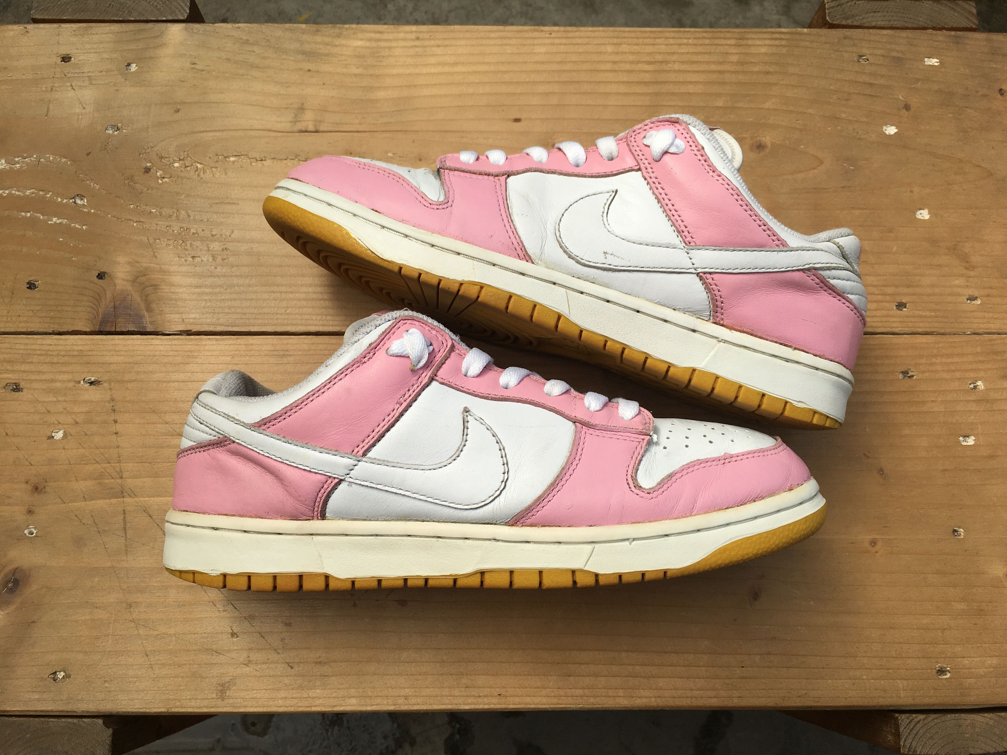 Nike 🔥 Nike Dunk Low Real Pink 2005 Rare Size US 7 / EU 40 - 14 Thumbnail