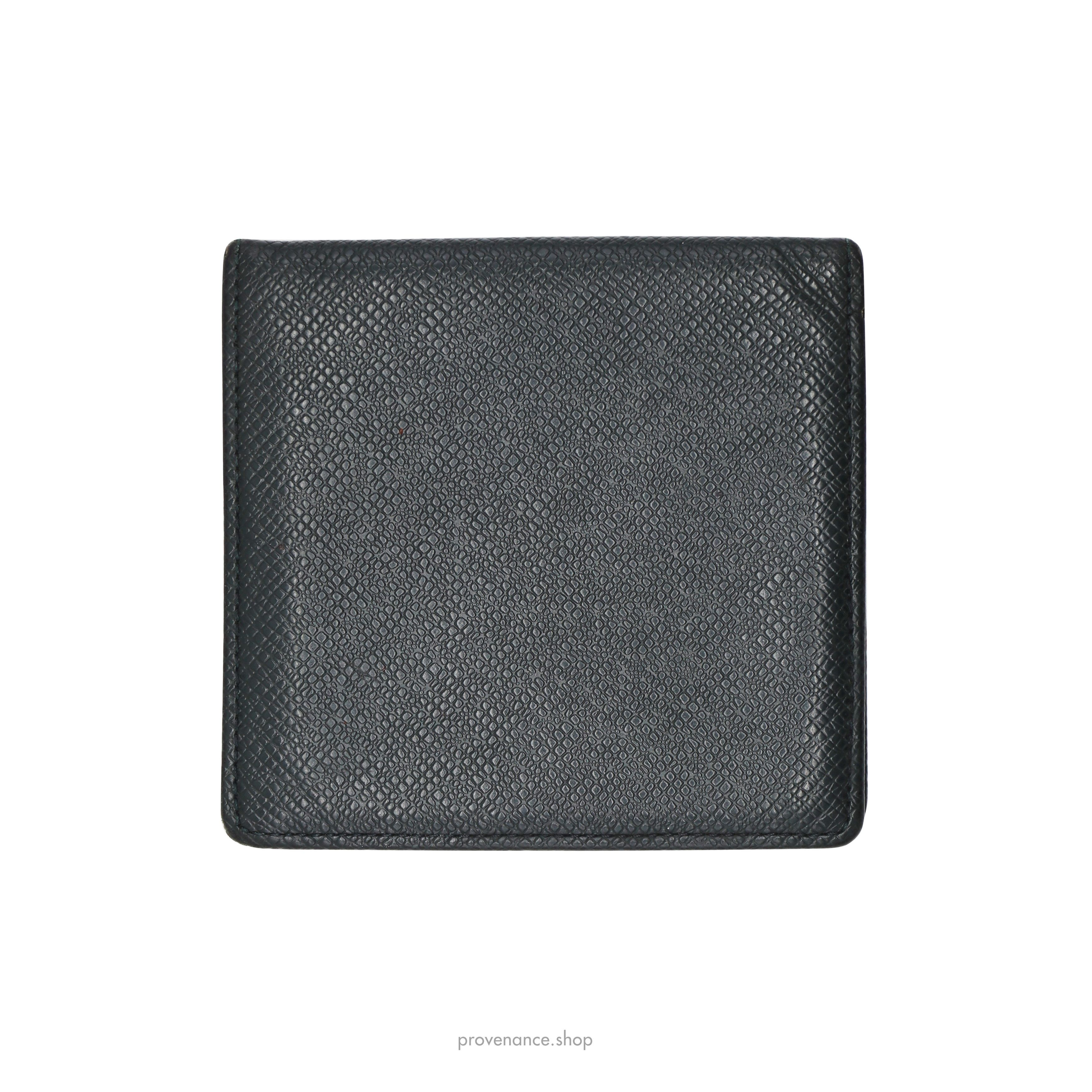 Louis Vuitton 🔴 ID Bifold Wallet - Epicea Green Taiga Leather Size ONE SIZE - 3 Thumbnail