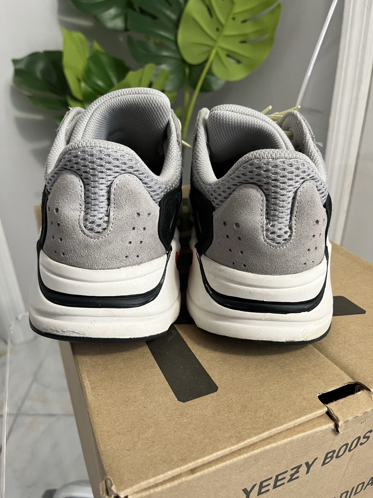 Adidas × Kanye West 🔥 Yeezy Boost 700 Wave Runner 2017 Size US 10.5 / EU 43-44 - 4 Thumbnail