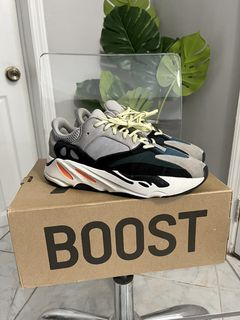 Yeezy wave runner on sale box