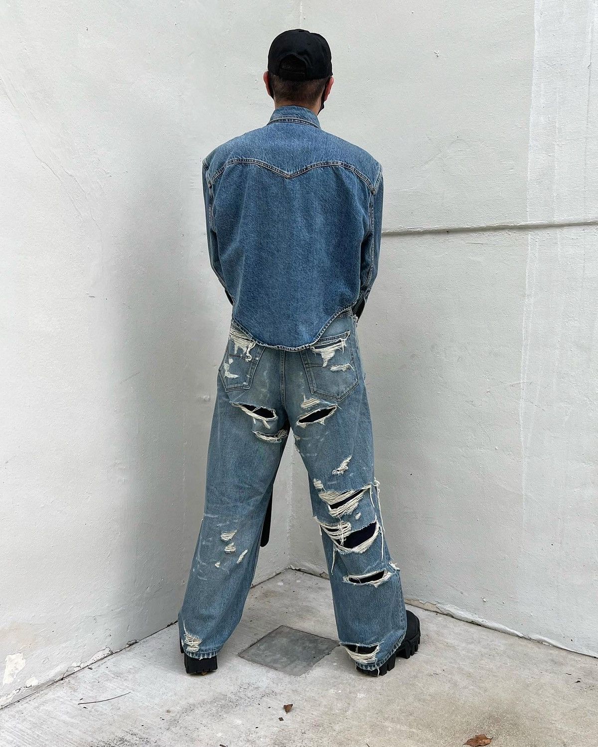 Balenciaga BALENCIAGA FW21 DISTRESSED DENIM Size US 34 / EU 50 - 3 Thumbnail