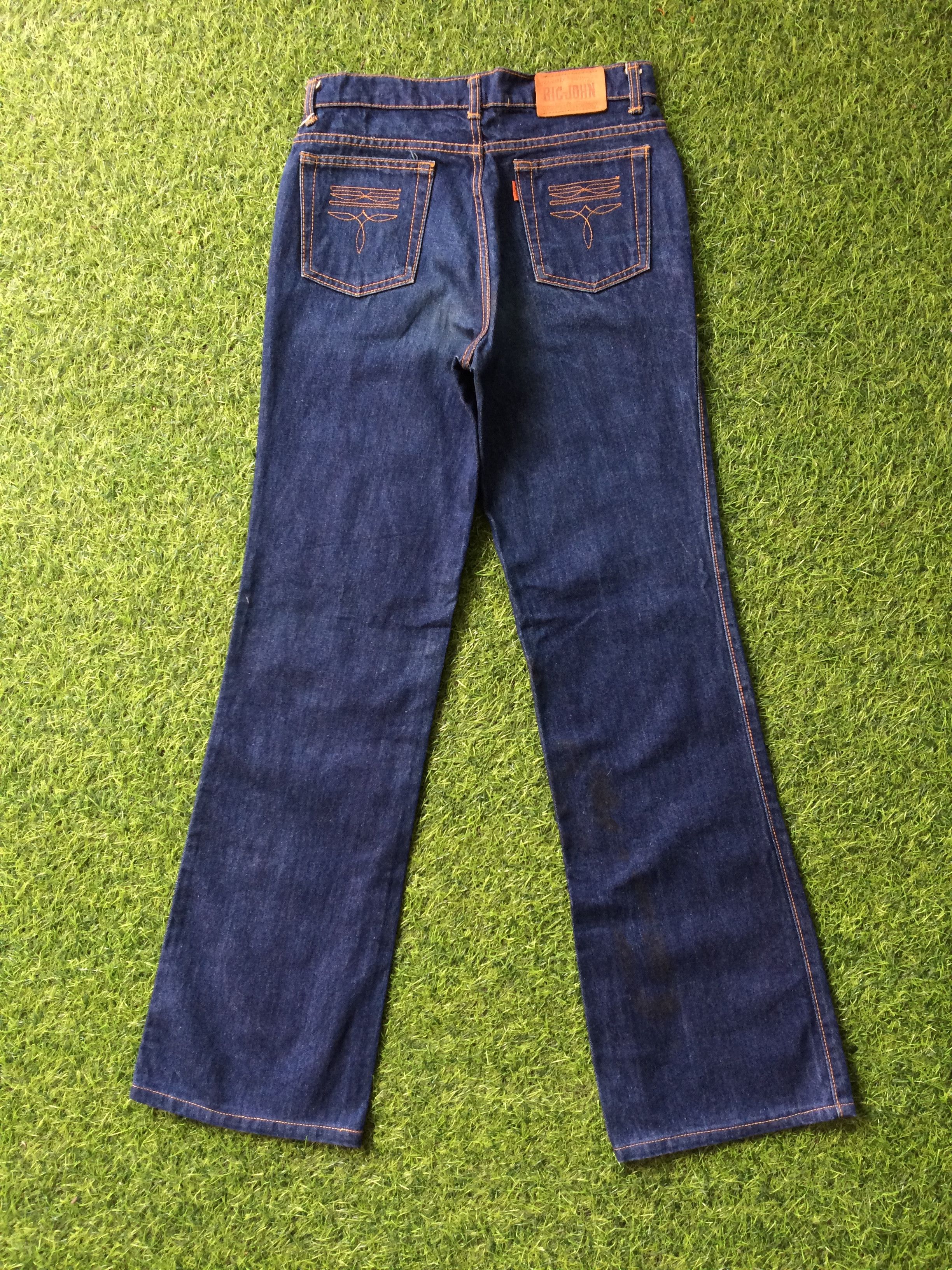 Big John × Japanese Brand × Vintage Bootcut Japan Dark Blue Denim Jeans #B-570 Size US 29 - 1 Thumbnail