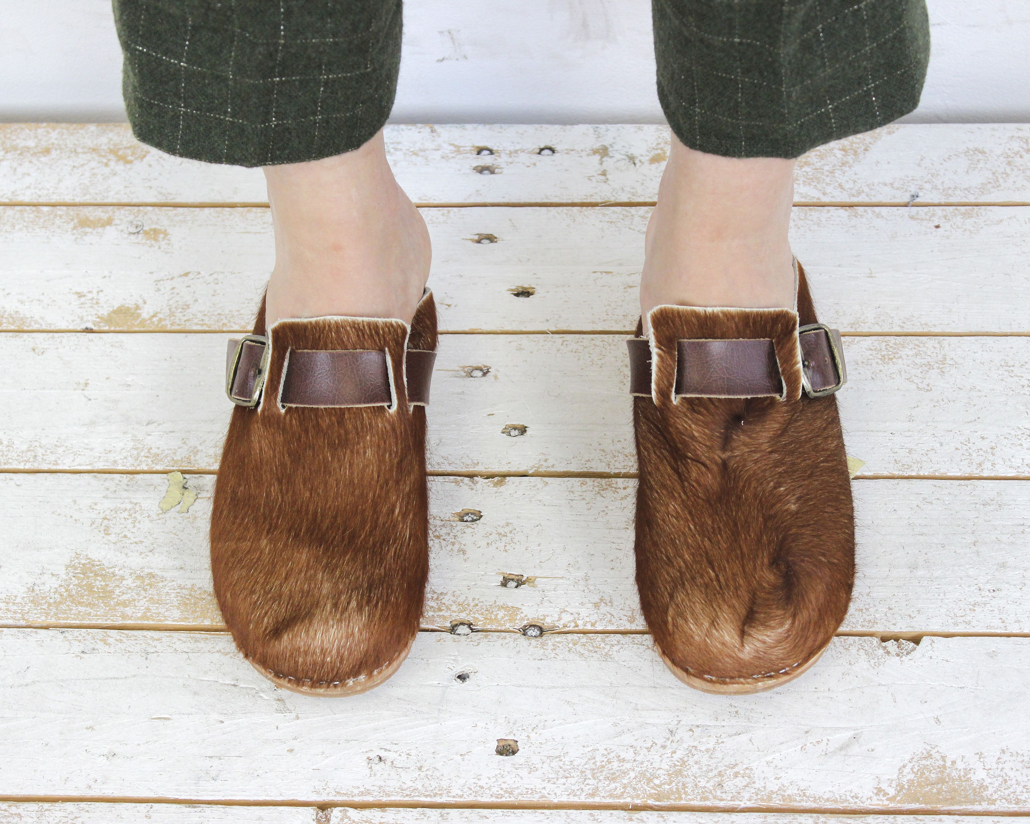 Handmade × Vintage MB Clogs Women's Cow Fur Hide Sandals Cowhide Wooden EU 39 Size US 8 / IT 38 - 3 Thumbnail