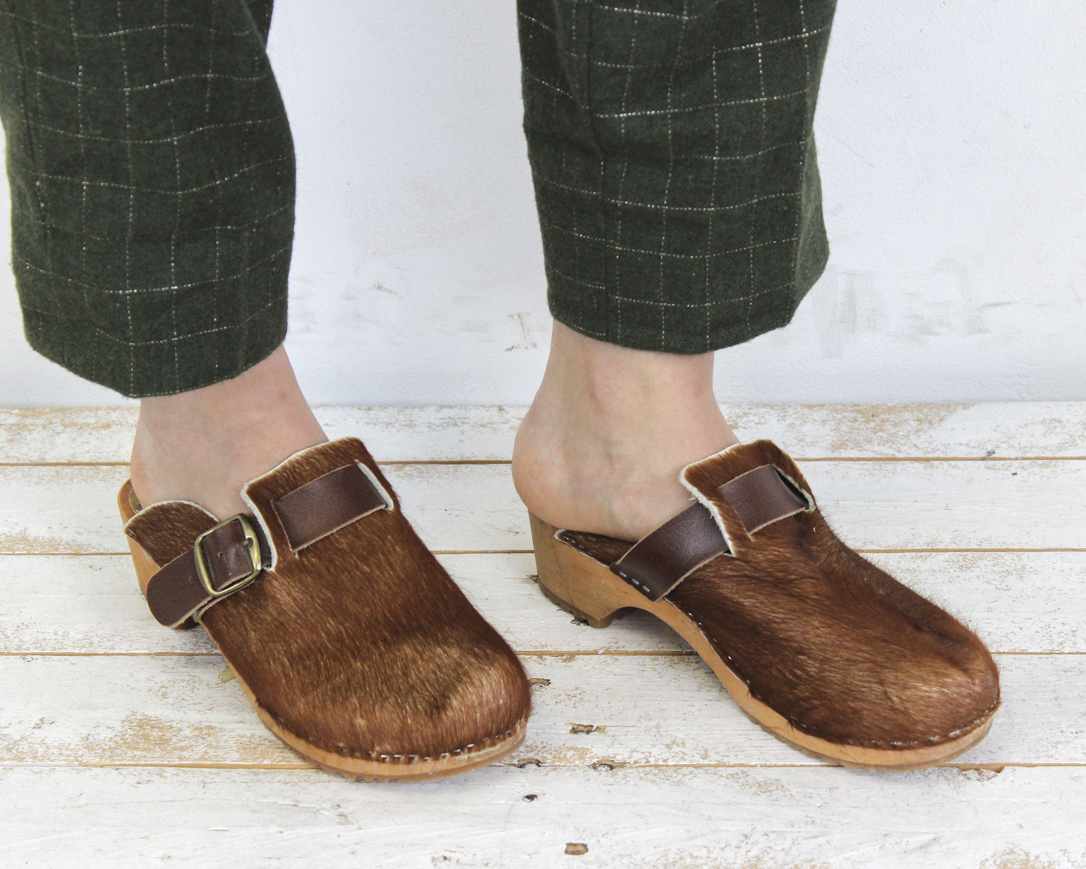 Handmade × Vintage MB Clogs Women's Cow Fur Hide Sandals Cowhide Wooden EU 39 Size US 8 / IT 38 - 4 Thumbnail