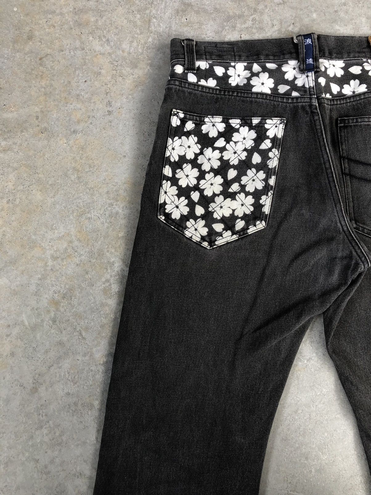 Japanese Brand Japanese Namitatsu Fish Embroidered Jeans Size US 33 - 9 Thumbnail
