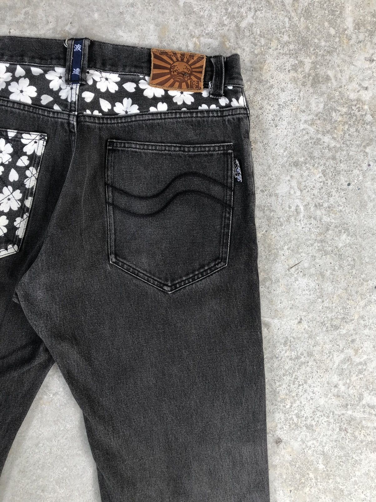 Japanese Brand Japanese Namitatsu Fish Embroidered Jeans Size US 33 - 10 Thumbnail