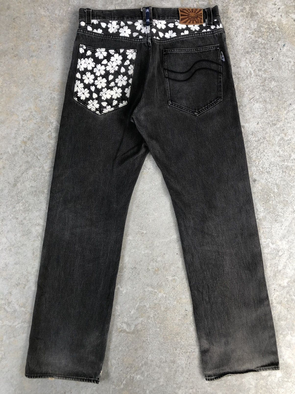 Japanese Brand Japanese Namitatsu Fish Embroidered Jeans Size US 33 - 2 Thumbnail