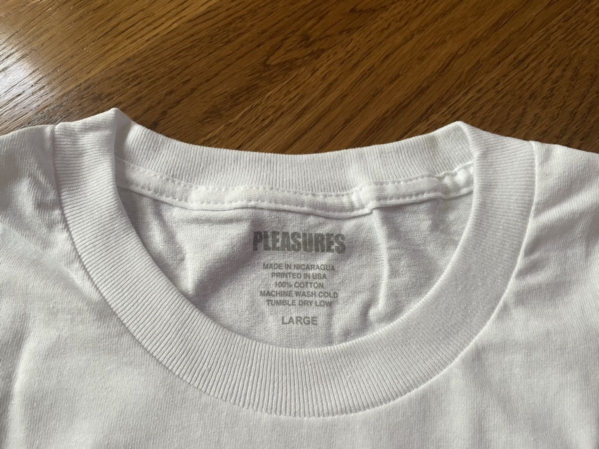 Pleasures Large White A Girl is A Gun Tee Shirt Merch Joy Red Black Size US L / EU 52-54 / 3 - 8 Thumbnail