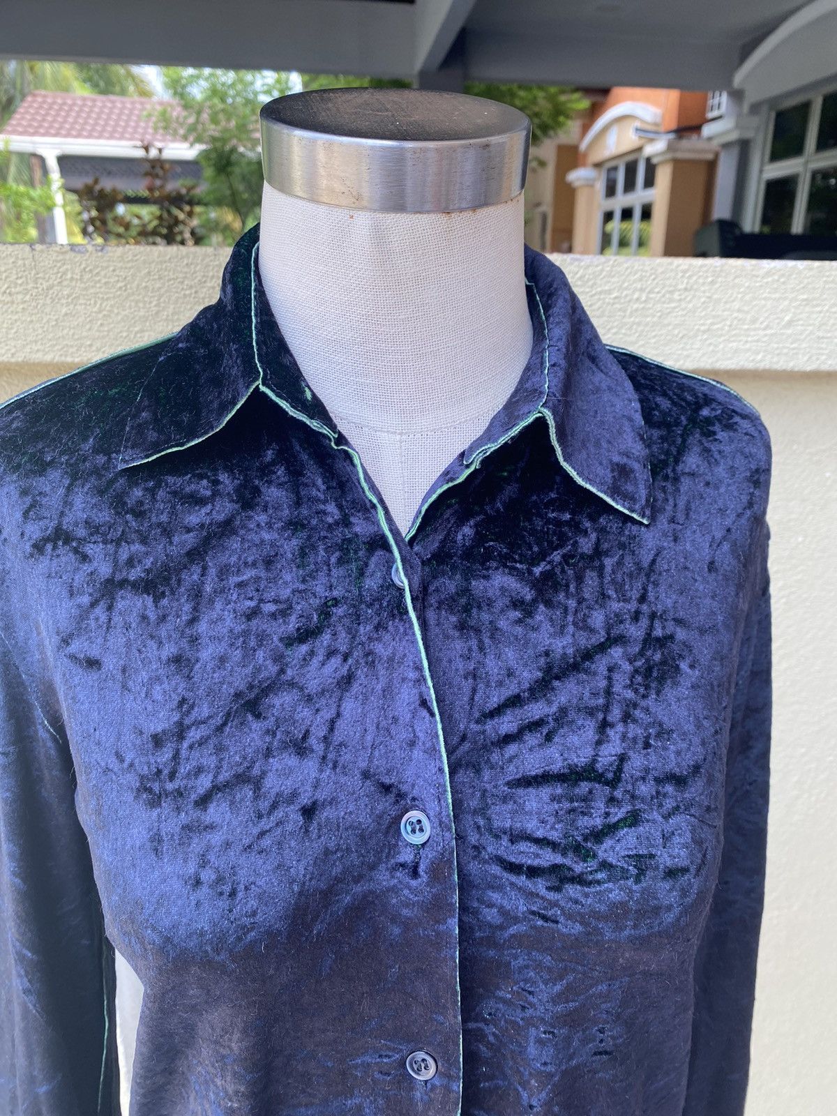 Moschino velvet button up Size M / US 6-8 / IT 42-44 - 2 Thumbnail