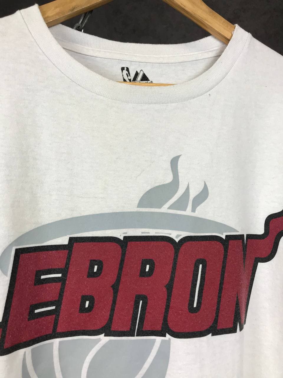 NBA × Vintage Lebron James NBA vintage streetwear overprinted tee Size US L / EU 52-54 / 3 - 6 Thumbnail