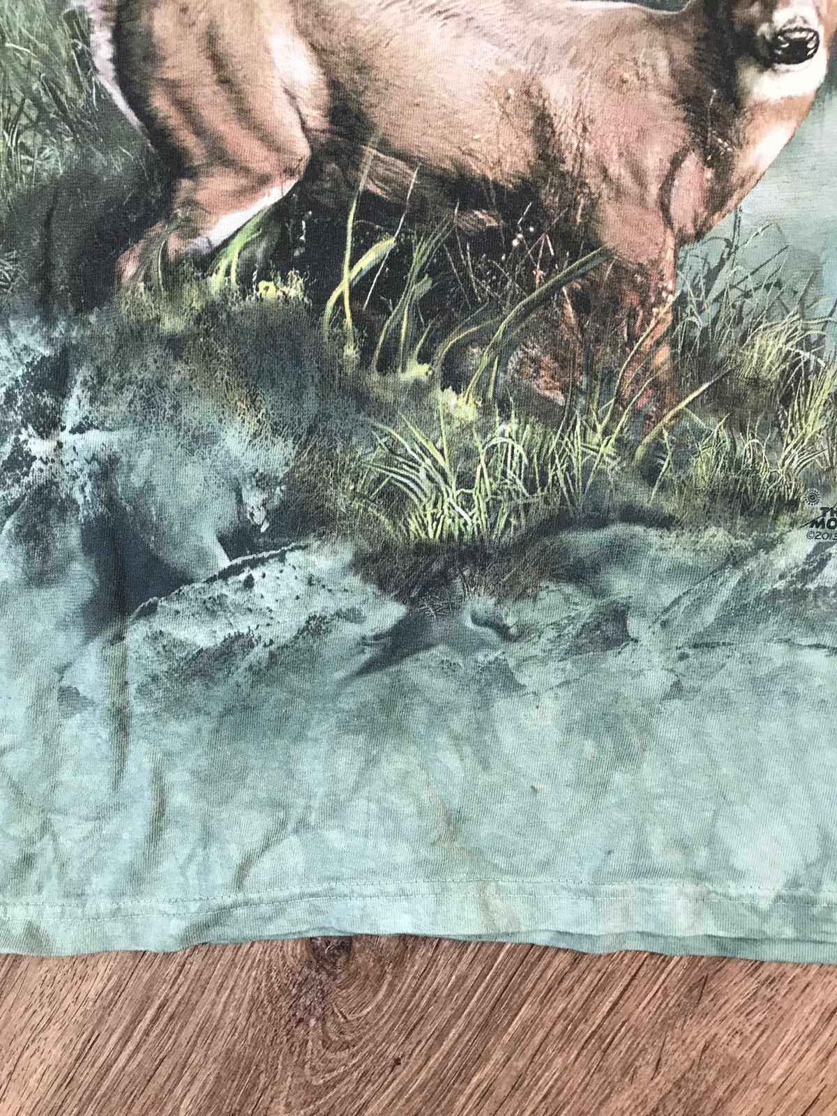 The Mountain The Mountain vintage Nature Animal Deer t shirt Size US L / EU 52-54 / 3 - 3 Thumbnail