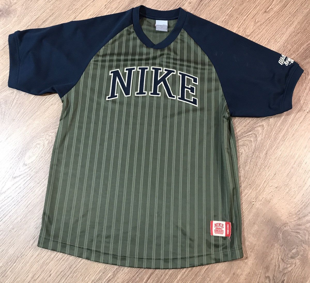 Vintage Nike vintage t shirt 90s size S Size US S / EU 44-46 / 1 - 1 Thumbnail