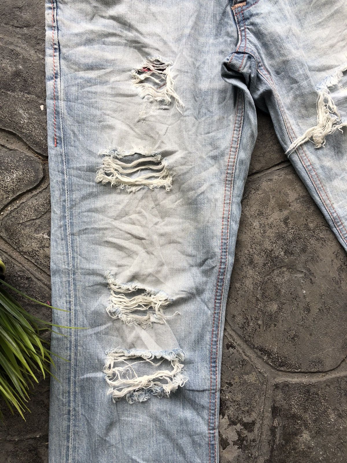 Edwin Edwin Blue Trip THRASHED Denim Jeans Size US 30 / EU 46 - 4 Thumbnail