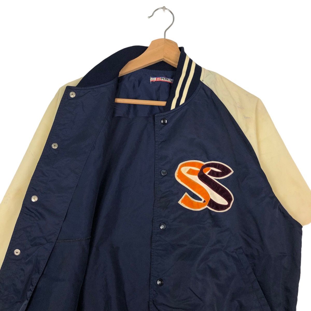 Japanese Brand VINTAGE PERKY TOKYO JAPAN BOMBER JACKET BIG LOGO Size US M / EU 48-50 / 2 - 9 Thumbnail