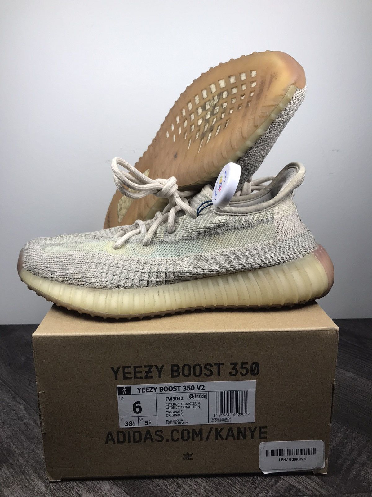 Yeezy 350 citrin non reflective hotsell