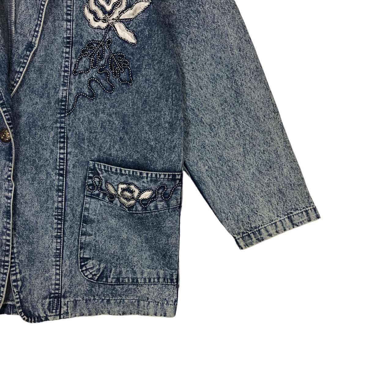 Japanese Brand VINTAGE DENIM BOMBER JACKET BIG LOGO ISSEY MIYAKE JAPAN Size US M / EU 48-50 / 2 - 4 Thumbnail