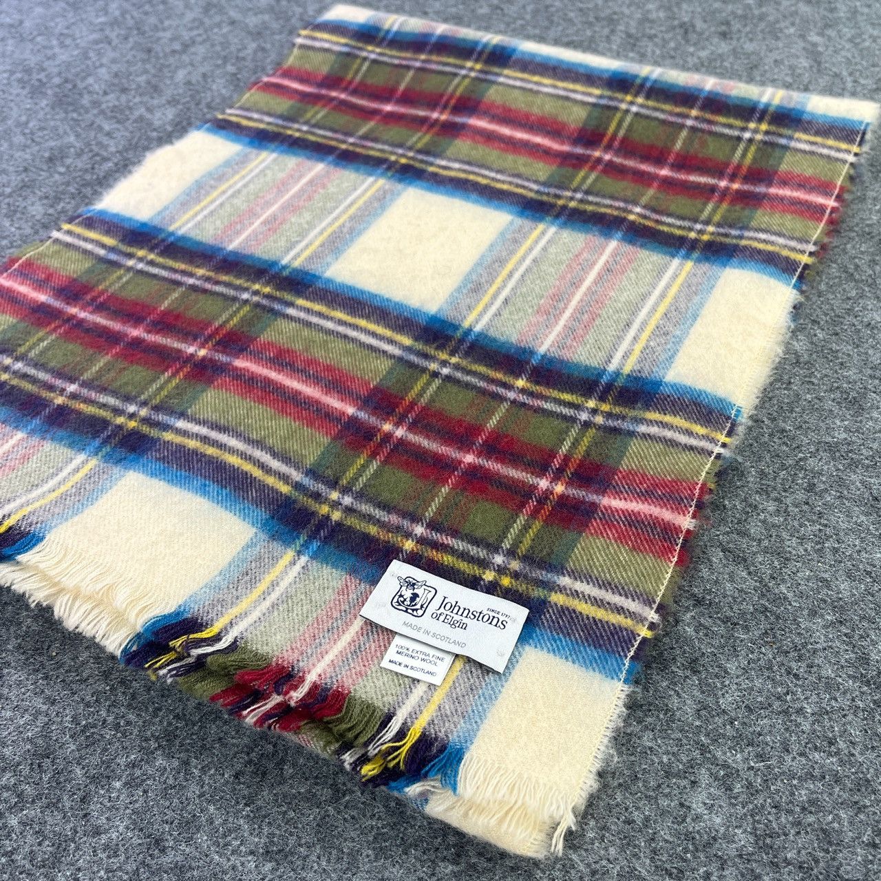 Johnstons Of Elgin Johnstons Of Elgin Scarf / Muffler / Neckwear - T684 Size ONE SIZE - 4 Thumbnail