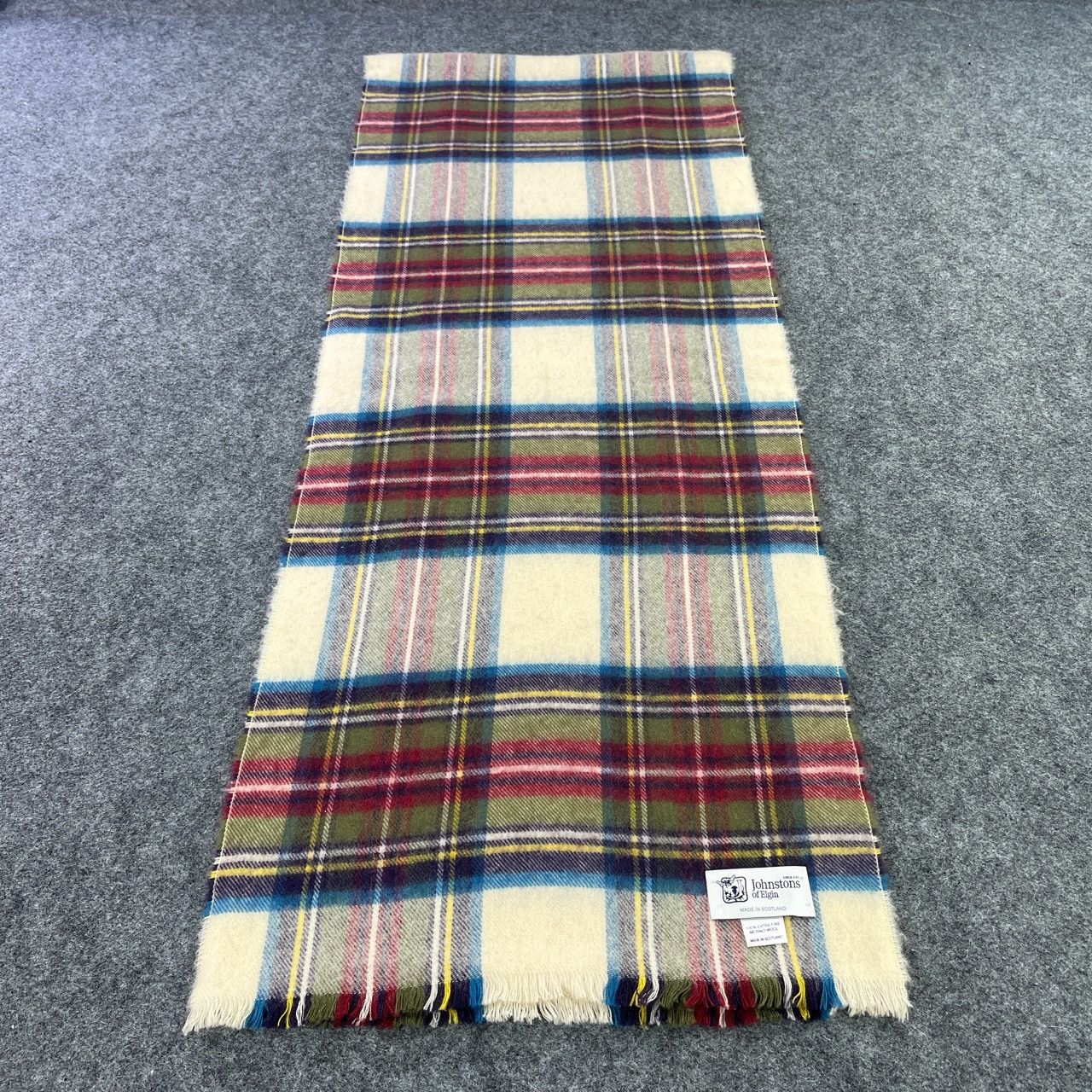 Johnstons Of Elgin Johnstons Of Elgin Scarf / Muffler / Neckwear - T684 Size ONE SIZE - 1 Thumbnail