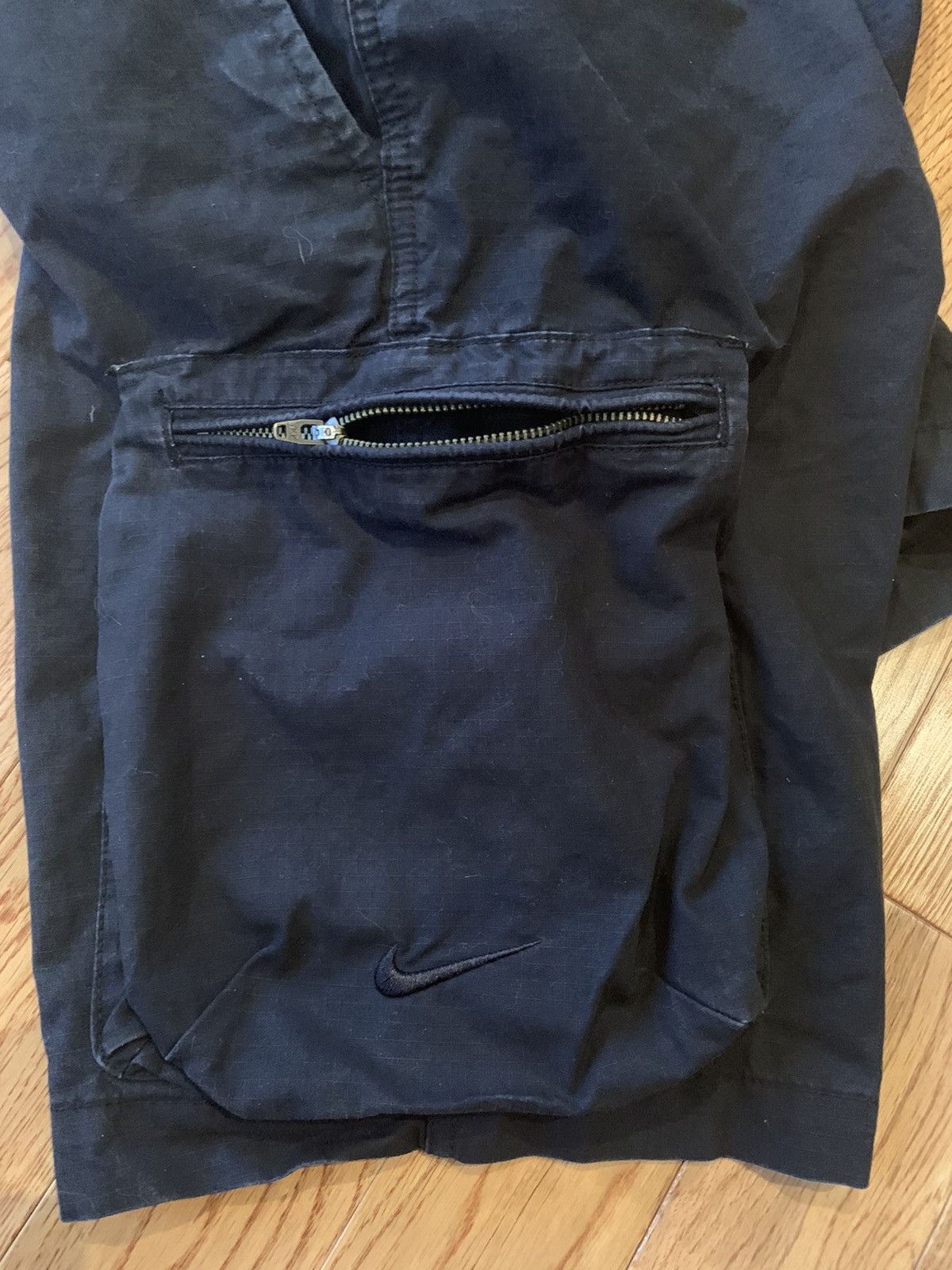 Nike Nike black cargo shorts Size US 30 / EU 46 - 8 Thumbnail