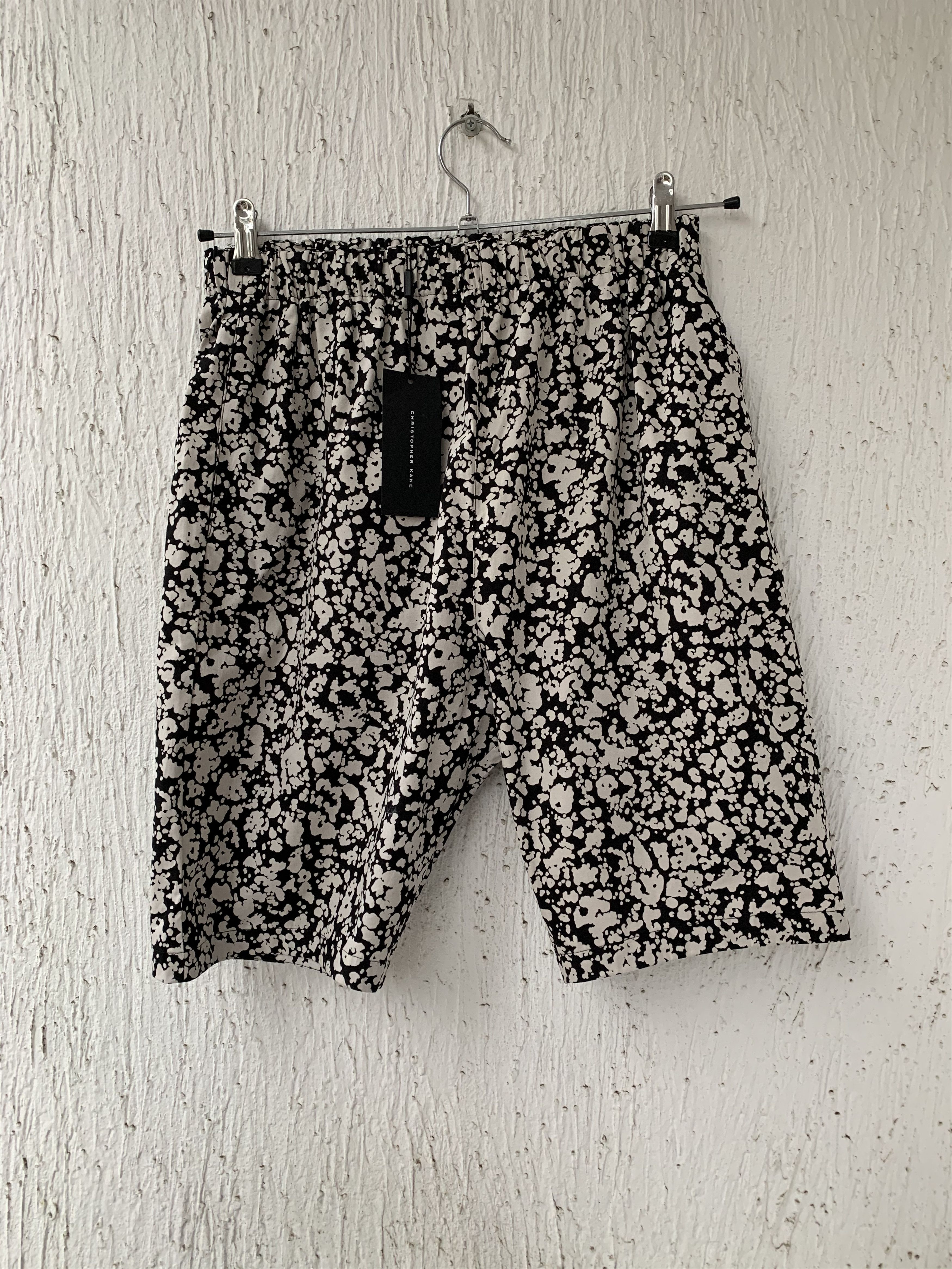 Christopher Kane BNWT Decay Print Elastic Shorts Size 30" / US 8 / IT 44 - 1 Thumbnail