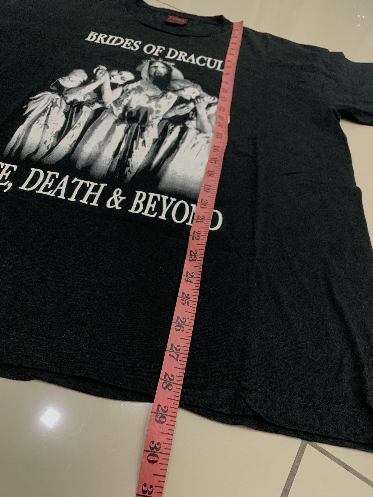 Band Tees VINTAGE 1990s BRIDES OF DRACULA SHIRT Size US XL / EU 56 / 4 - 4 Thumbnail