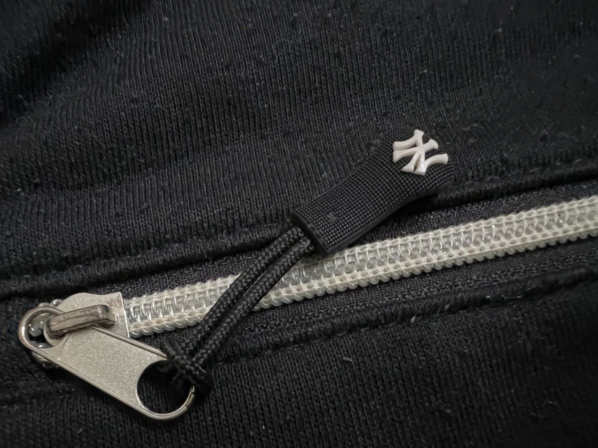 MLB × New York Yankees Y2k NY YANKEES BODYBAG MLB ORIGINAL MERCHANDISE Size ONE SIZE - 10 Thumbnail