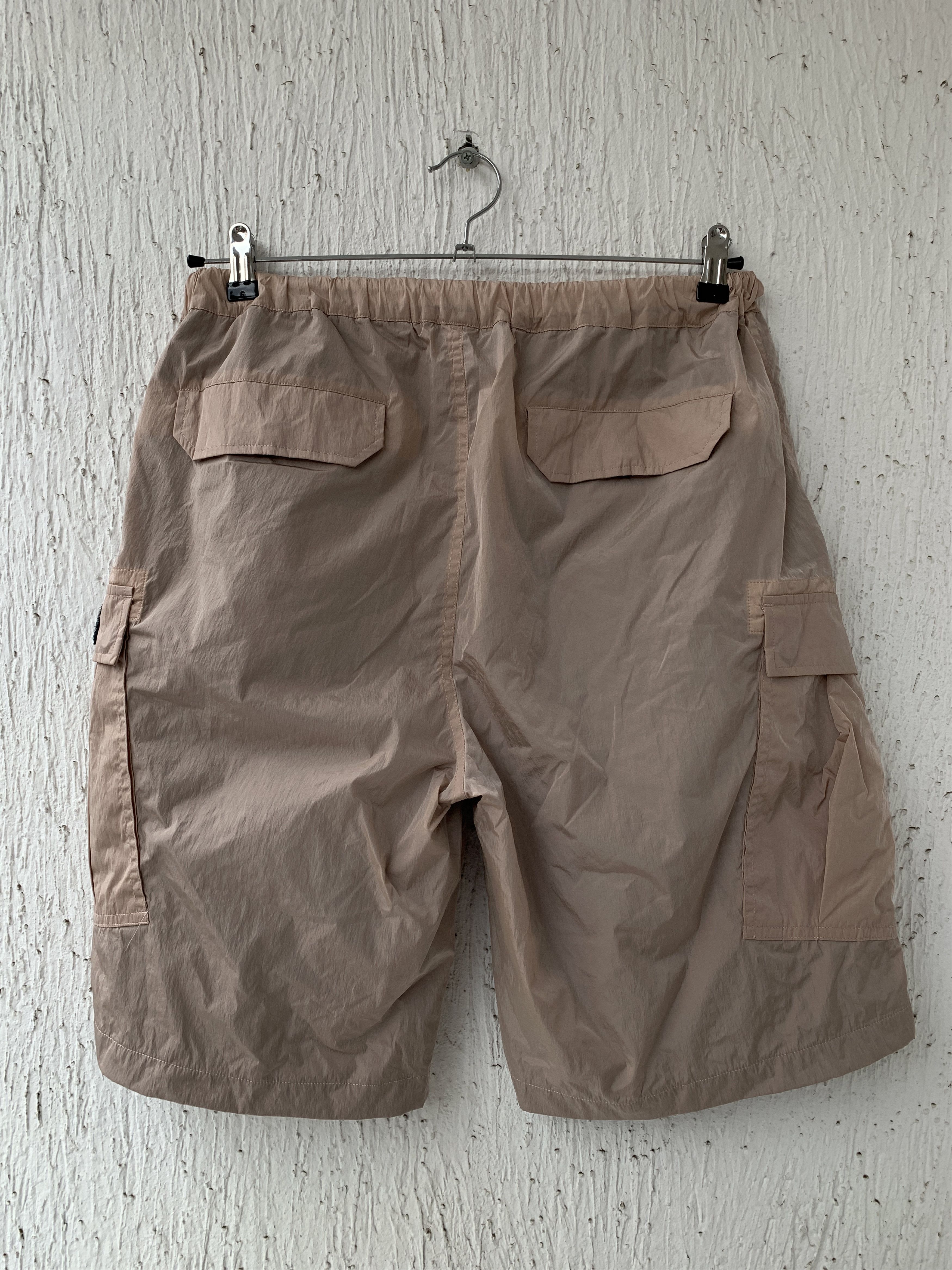 M+Rc Noir Rose Smoke Cargo Shorts Size US 32 / EU 48 - 3 Thumbnail