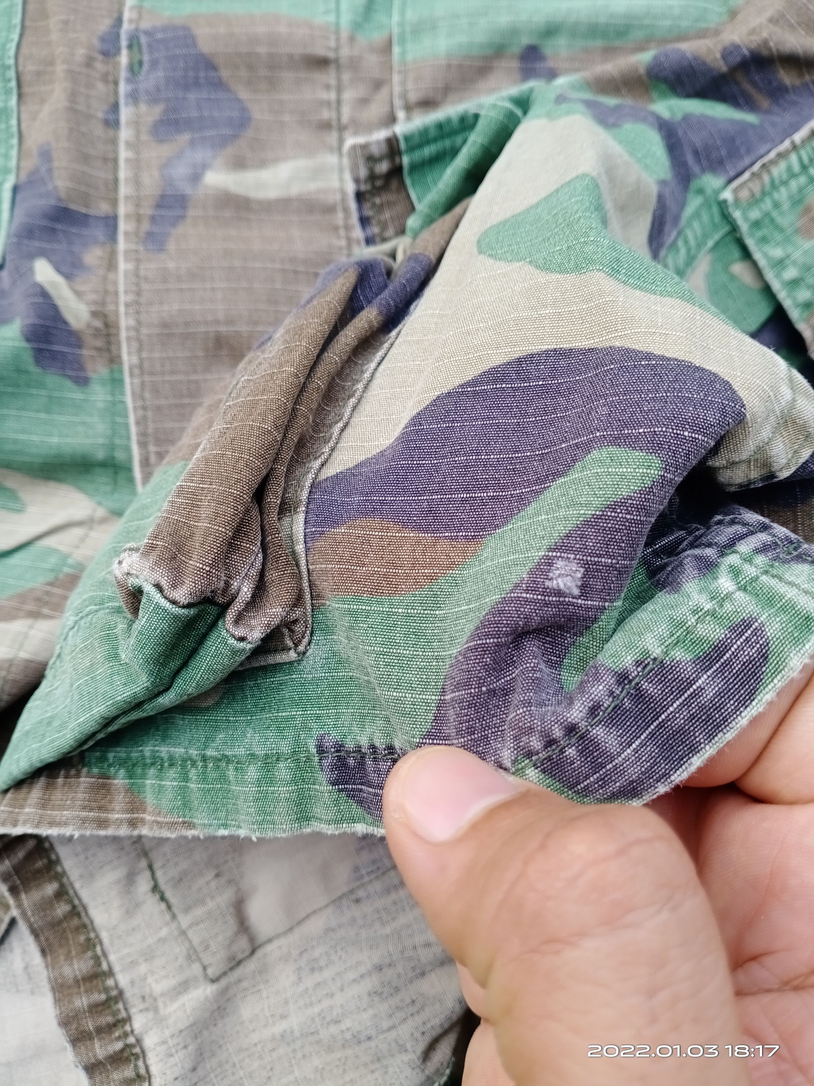 Vintage Vintage Army Woodland Camouflage Distressed Jacket Size US L / EU 52-54 / 3 - 5 Thumbnail