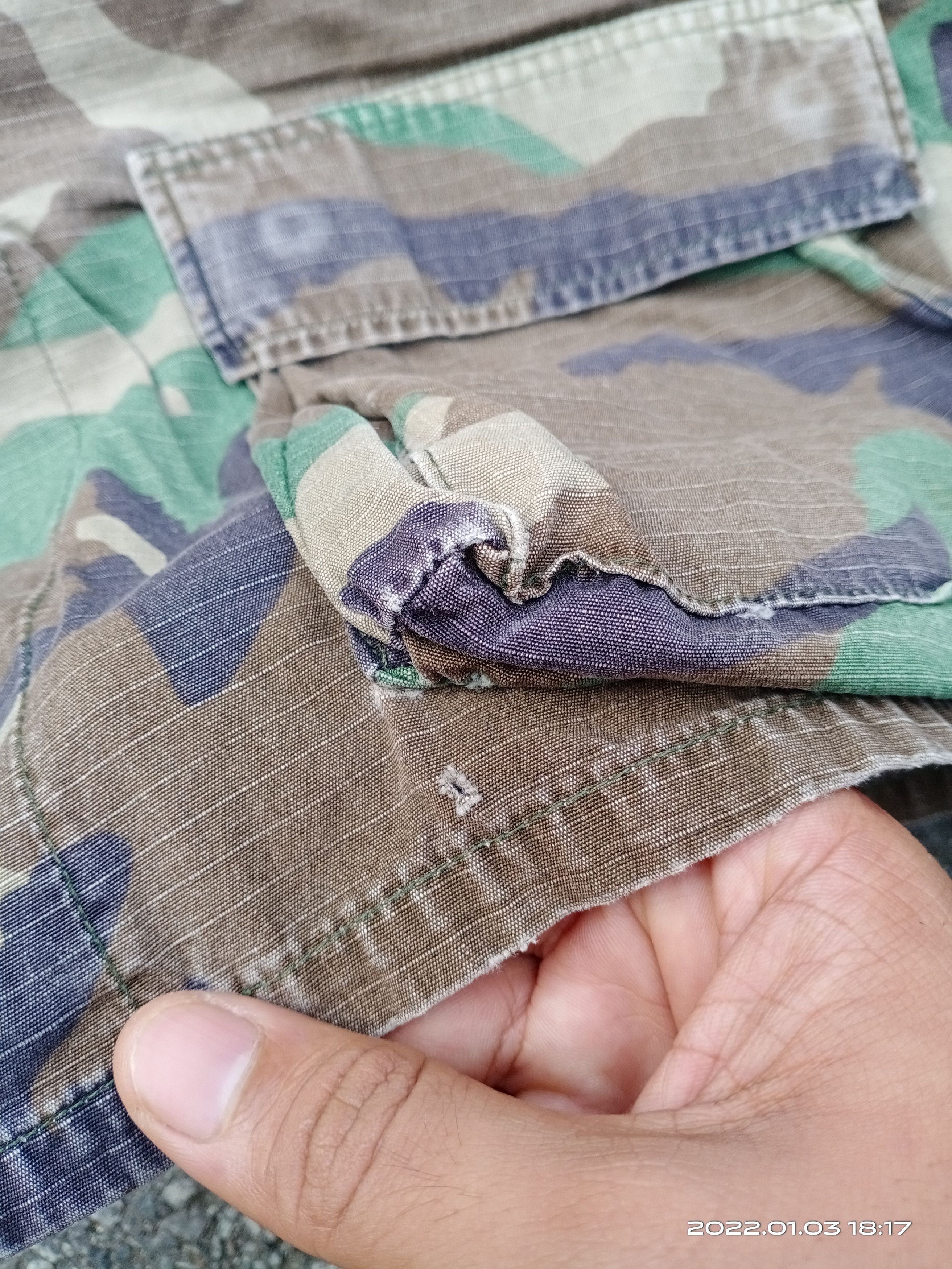 Vintage Vintage Army Woodland Camouflage Distressed Jacket Size US L / EU 52-54 / 3 - 7 Thumbnail