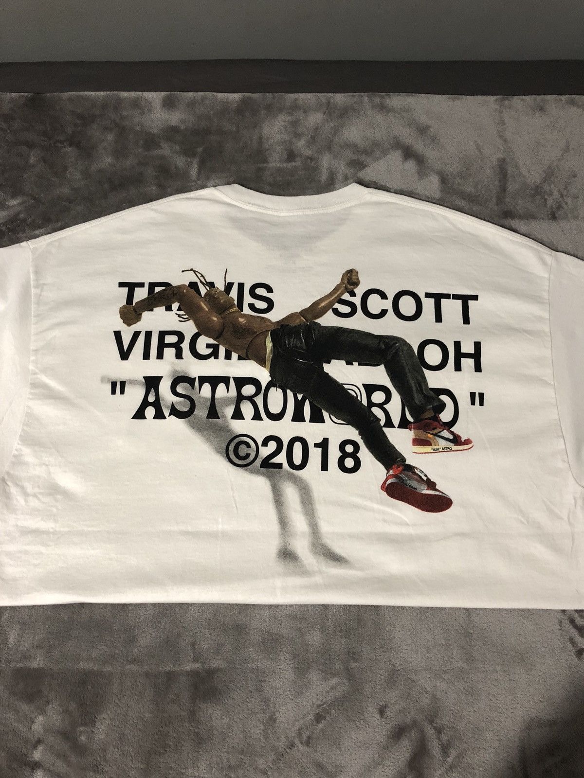 Travis Scott × Virgil Abloh Signed 1/500 Travis x Air Jordan 1 (Red) x Virgil Tee Size US XXL / EU 58 / 5 - 3 Thumbnail