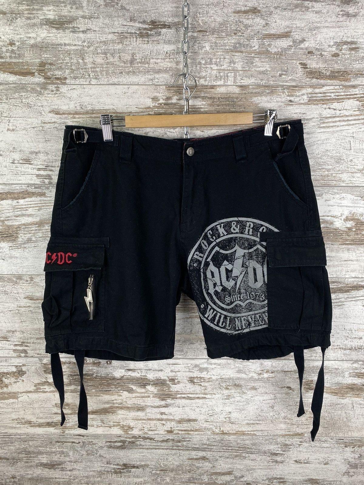 AC/DC × Band Tees × Vintage Mens Vintage AC DC cargo rock band Shorts tee T-shirt rare Size US 30 / EU 46 - 1 Thumbnail