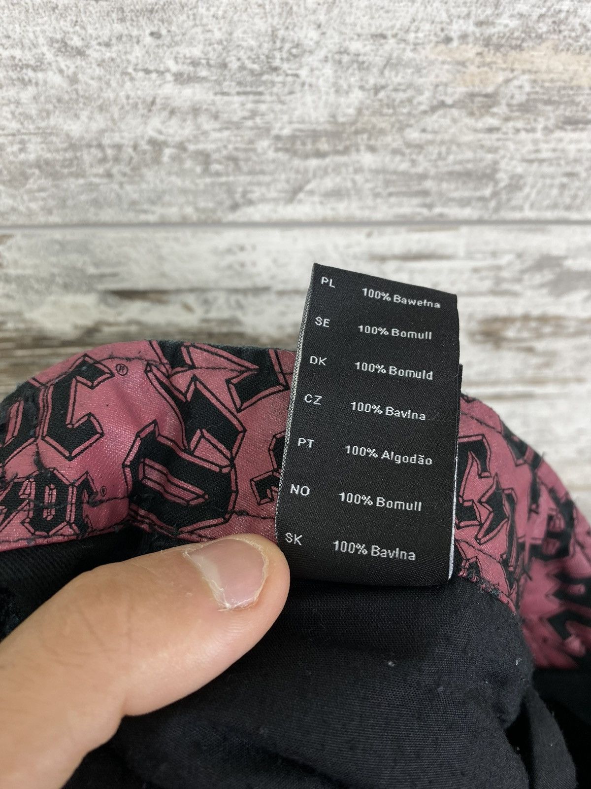 AC/DC × Band Tees × Vintage Mens Vintage AC DC cargo rock band Shorts tee T-shirt rare Size US 30 / EU 46 - 15 Thumbnail