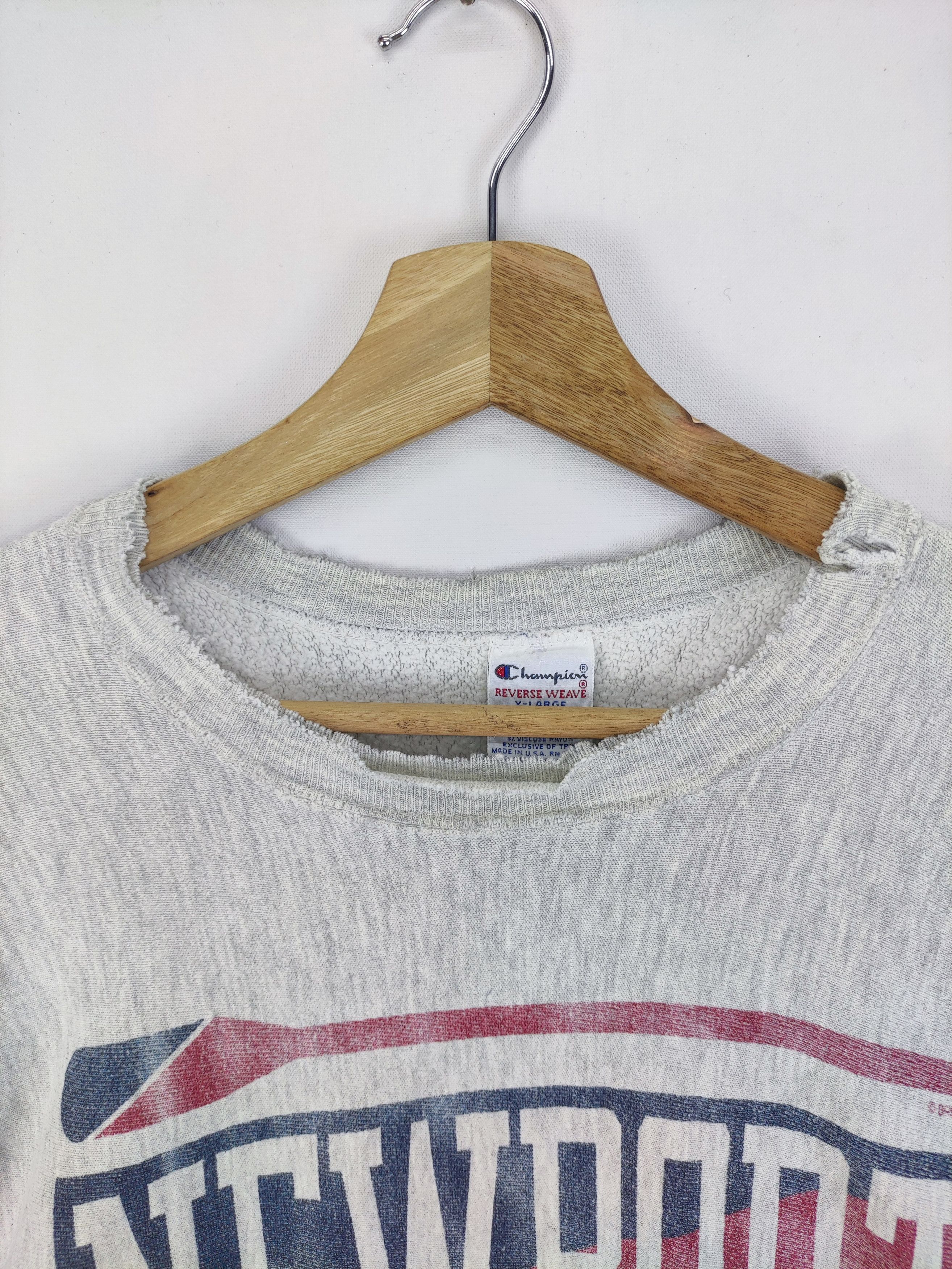 Champion Vintage 90s Champion Sweatshirt Jumper Newport Logo Size US M / EU 48-50 / 2 - 5 Thumbnail