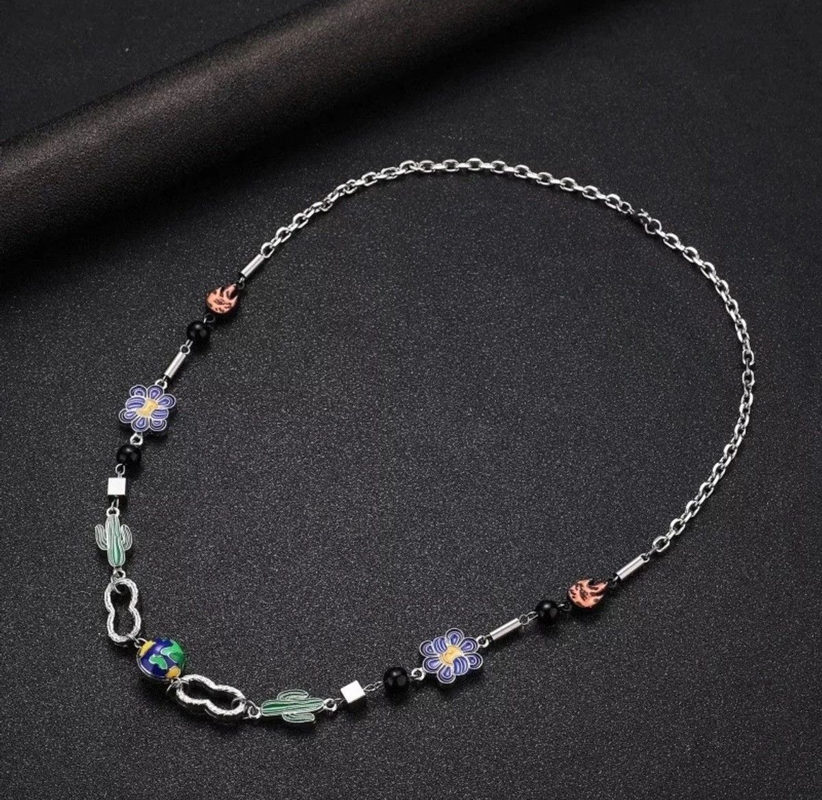 Vintage Cactus Chain World Art Classic Flame Charm Necklace Size ONE SIZE - 1 Thumbnail