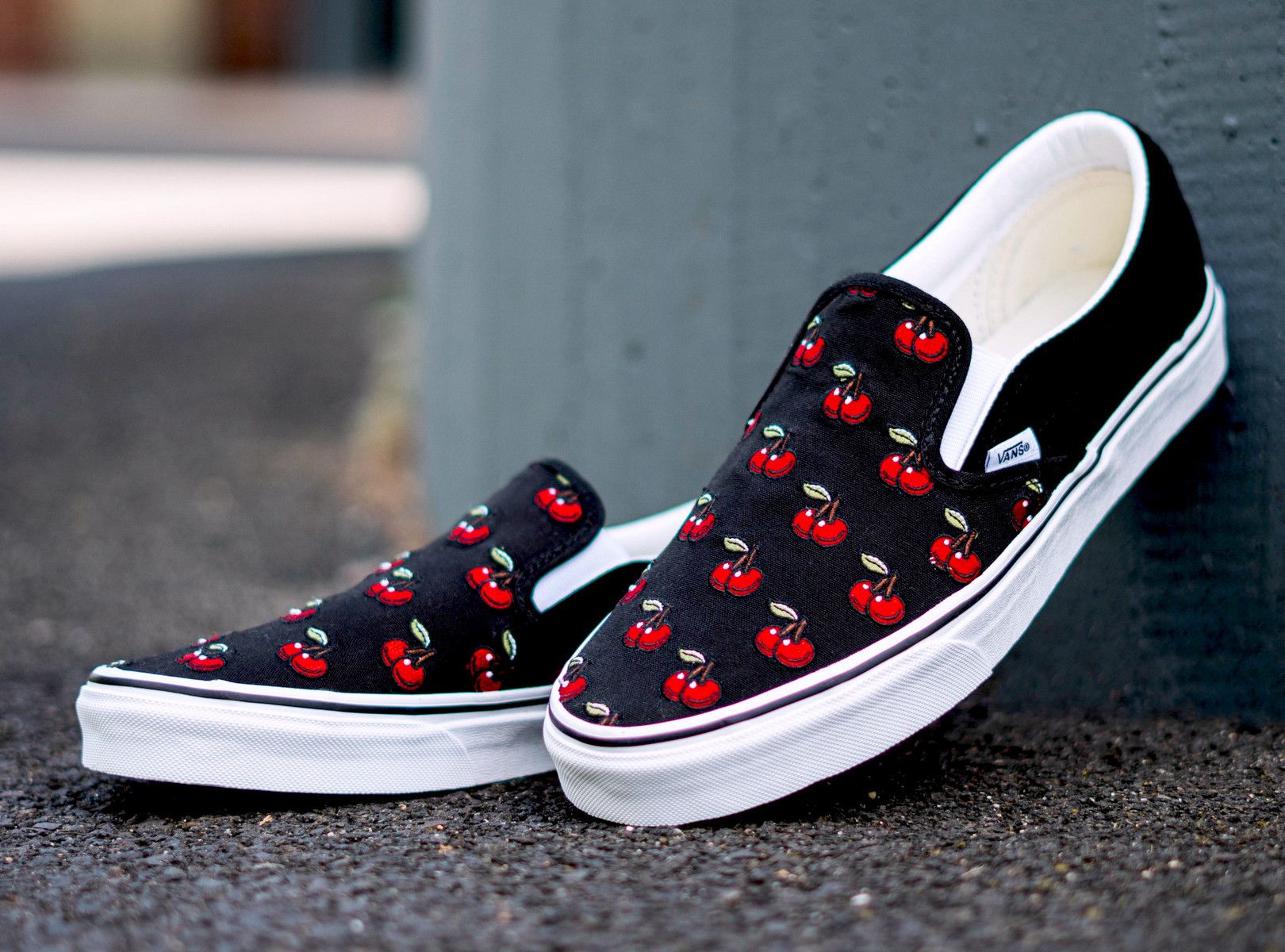 Vans CHERRY PRINTED CANVAS SLIP ON SKATE SNEAKERS Size US 12 / EU 45 - 3 Thumbnail