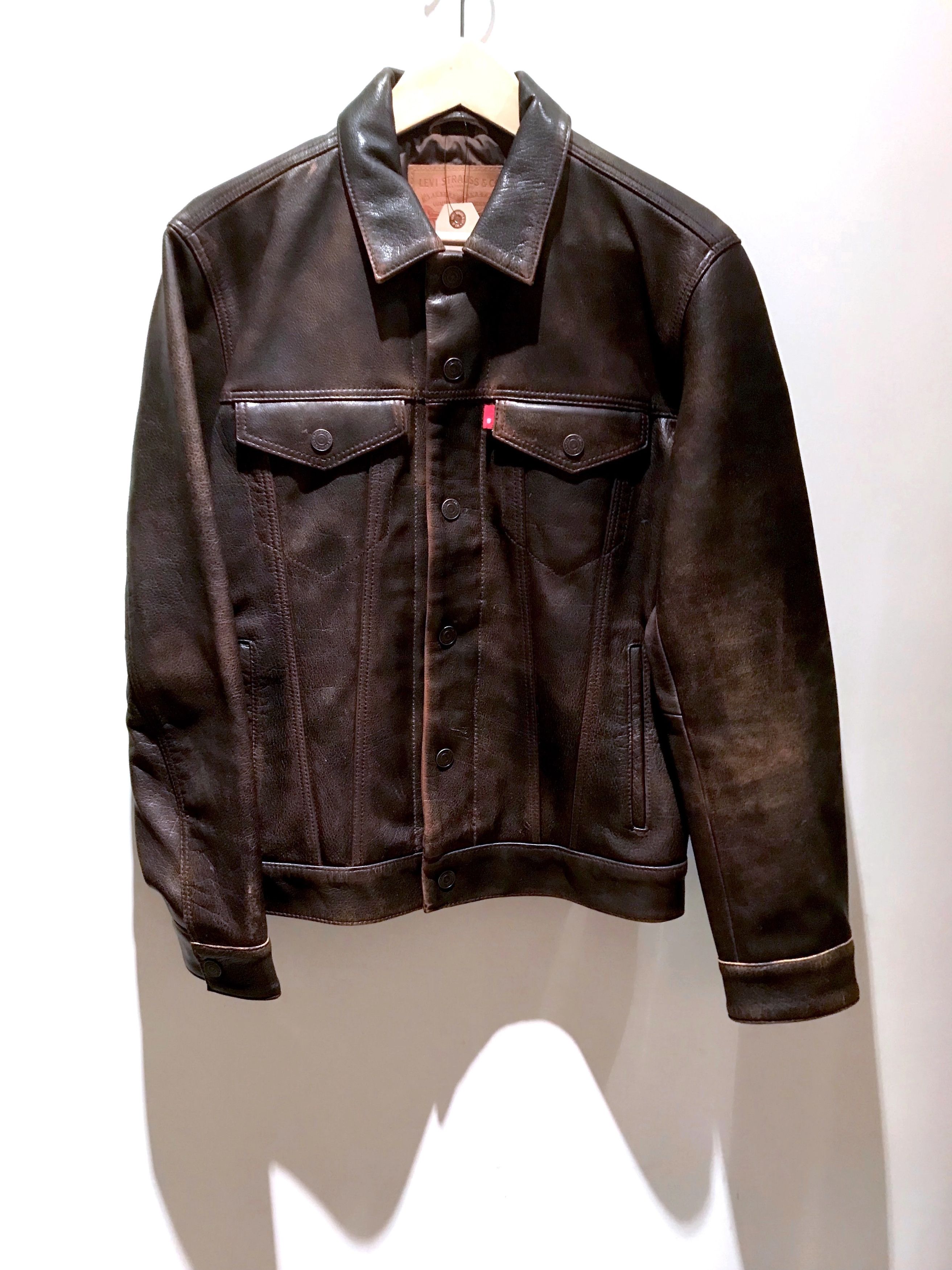 Levi's BNWT DISTRESSED BUFFALO LEATHER TYPE 3 TRUCKER JACKET Size US M / EU 48-50 / 2 - 5 Thumbnail