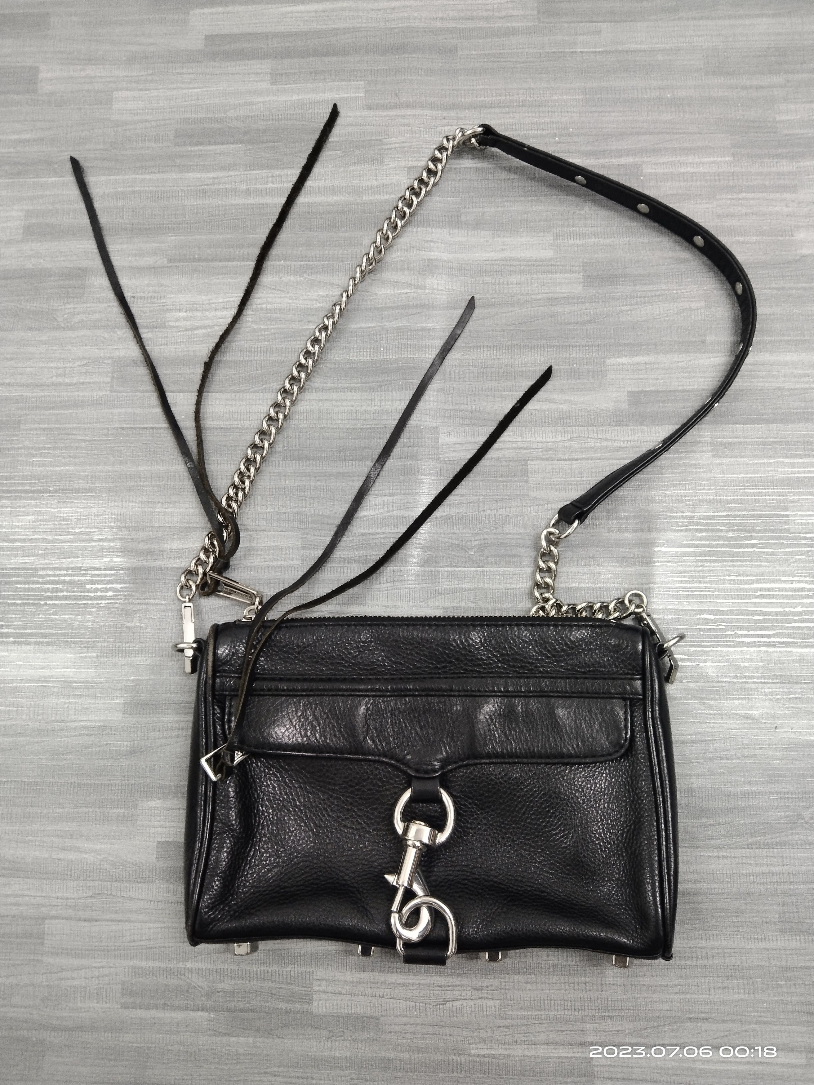 REBECCA MINKOFF CHAIN LEATHER BAG