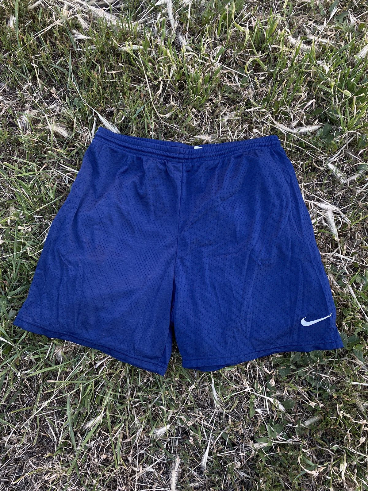 Nike Vintage 90s Nike mesh shorts streetwear swoosh casual size L Size US 34 / EU 50 - 1 Thumbnail
