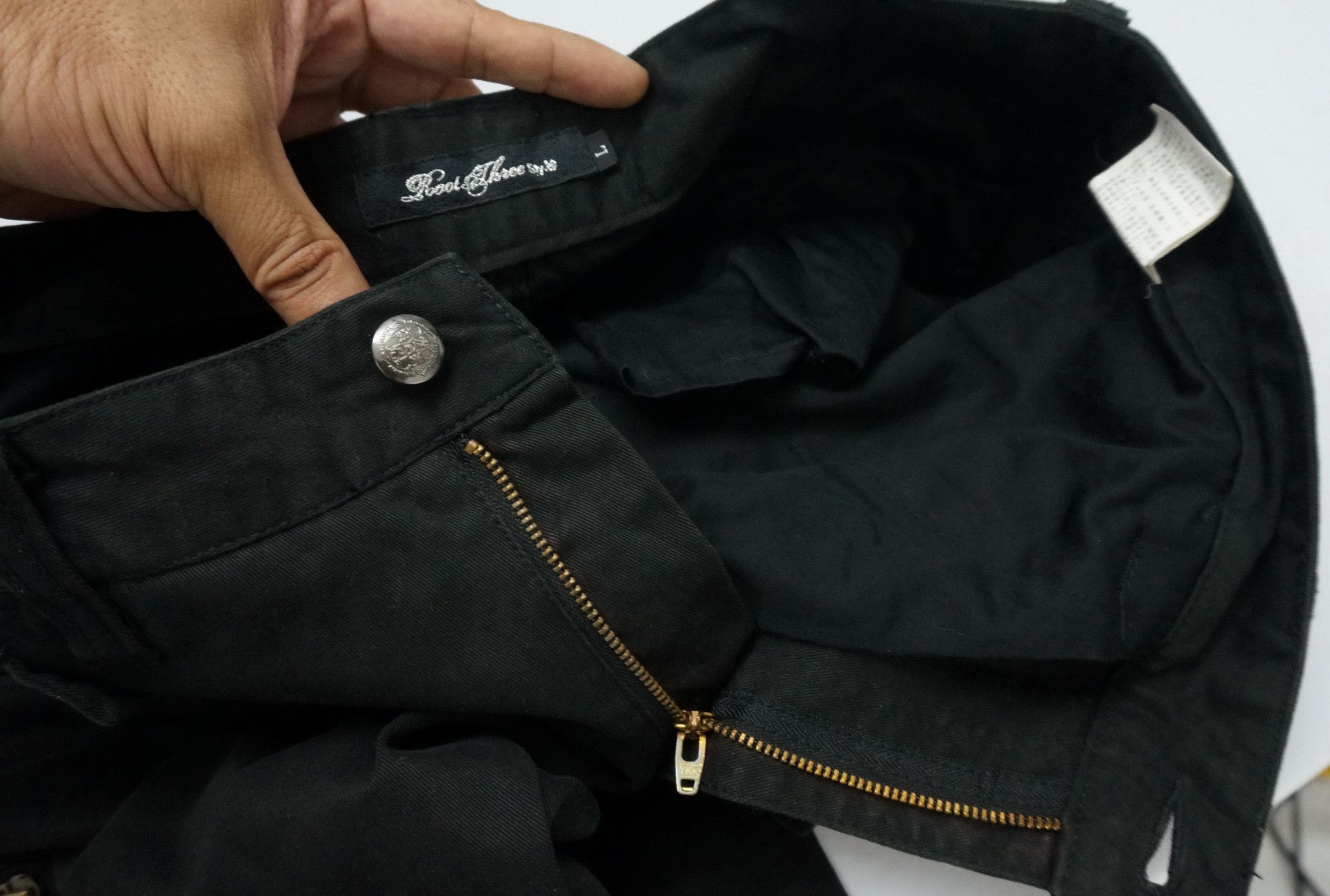 Japanese Brand Vtg ROOT THREE Low Rise Flare Leg Black Worn Cargo Pants Size US 32 / EU 48 - 19 Thumbnail