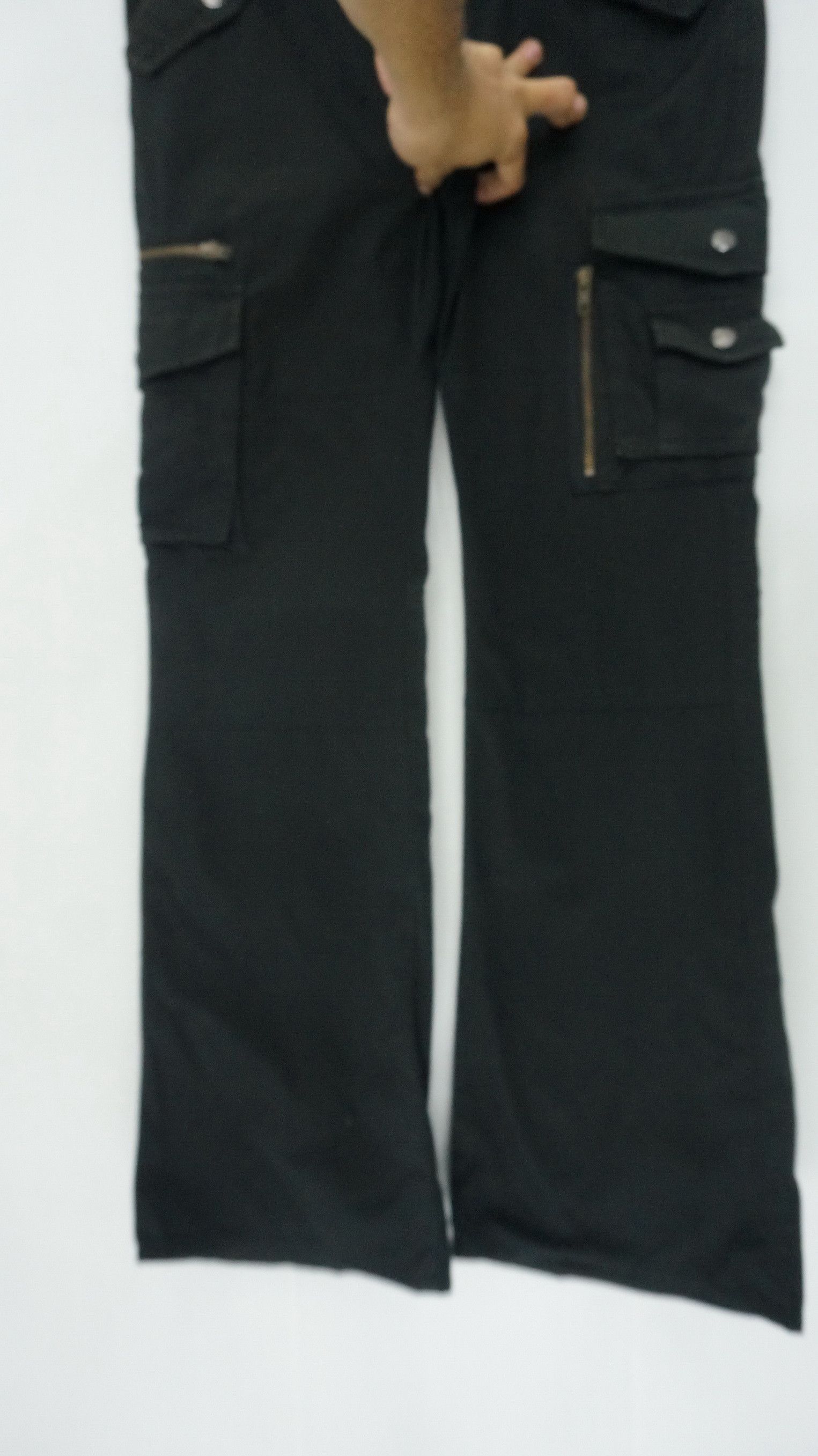 Japanese Brand Vtg ROOT THREE Low Rise Flare Leg Black Worn Cargo Pants Size US 32 / EU 48 - 7 Thumbnail
